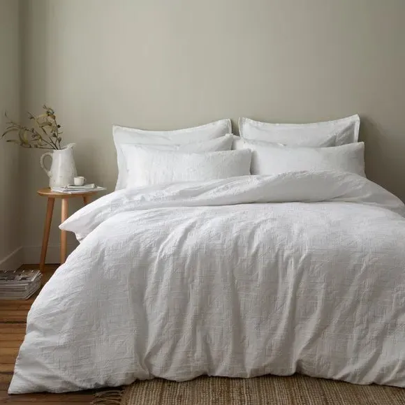Geo Matelassé Jacquard Duvet Cover & Pillowcase Set - White, Cotton product