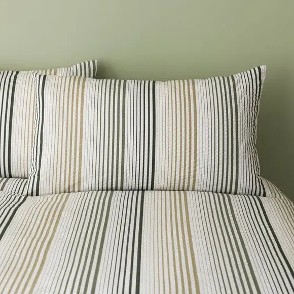 Sway Seersucker Duvet Cover and Pillowcase Set - Green, Cotton alternate view