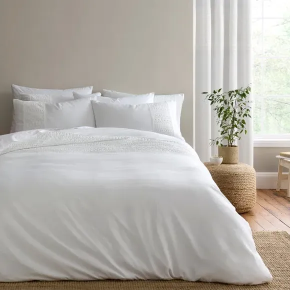 Theo Panel Geo Duvet Cover & Pillowcase Set - White product