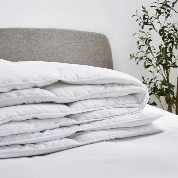 Temperature Balance 7.5 Tog Duvet - White, Polyester alternate view