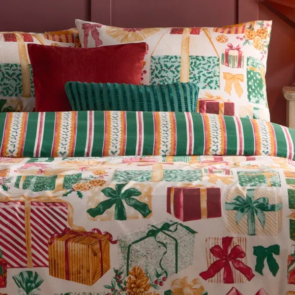 All Wrapped Up Duvet Cover and Pillowcase Set - Green, Polycotton alternate view