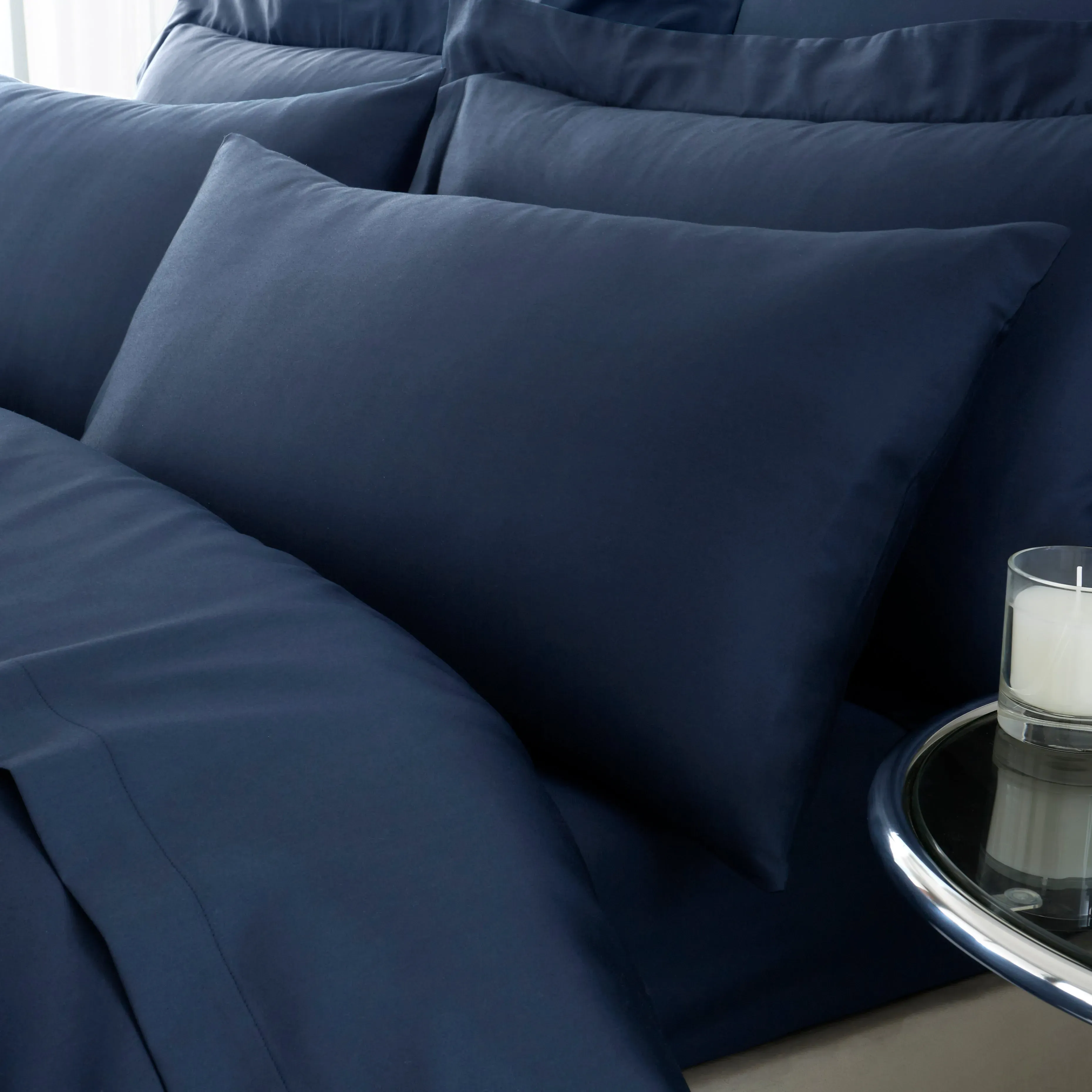 hotel-230-thread-count-cotton-sateen-standard-pillowcase-pair-navy-blue image