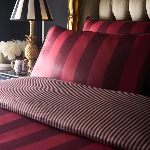 Duvet Cover Set with Pillowcase - Red, Cotton alternate view