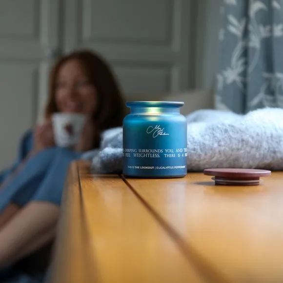 The Lookout British Birds Soy Candle - Blue alternate view