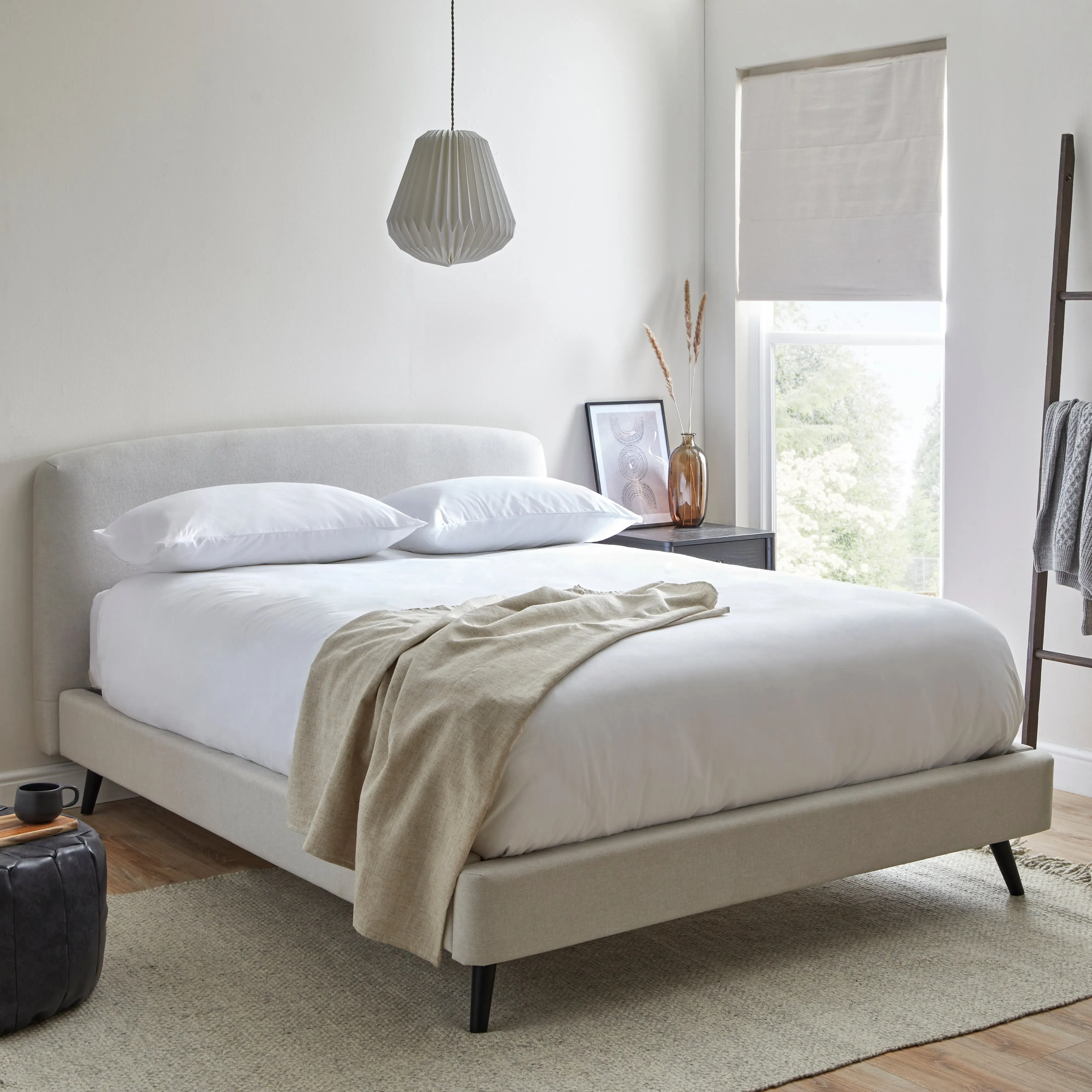 modern-curved-upholstered-bed-frame-light-grey image