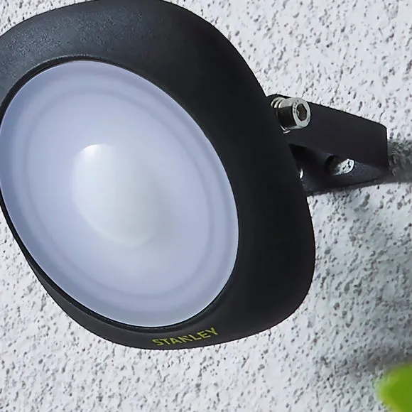 Stanley Adjustable Circular Outdoor Flood Light - Black, Die-Cast Aluminium alternate view