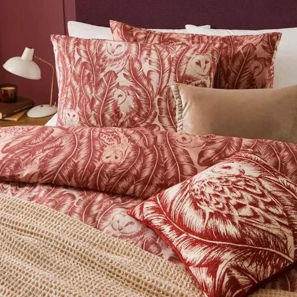 Reversible Duvet Cover Set with Pillowcase - Red alternate view