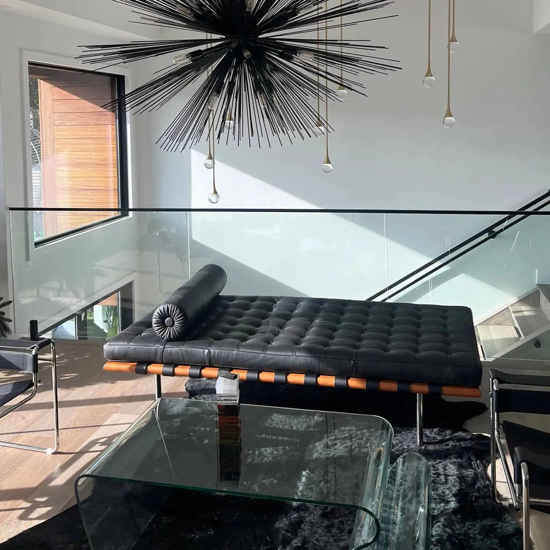 Barcelona Pavilion Daybed - Black, Top Grain Leather product