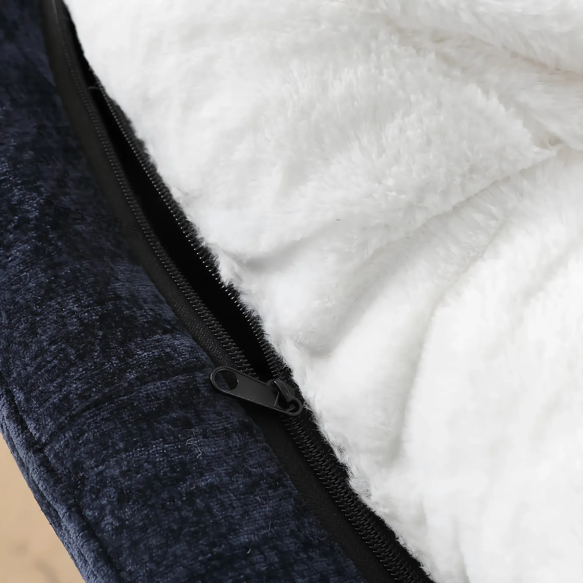 Gloria Swivel Lounge Chair - White