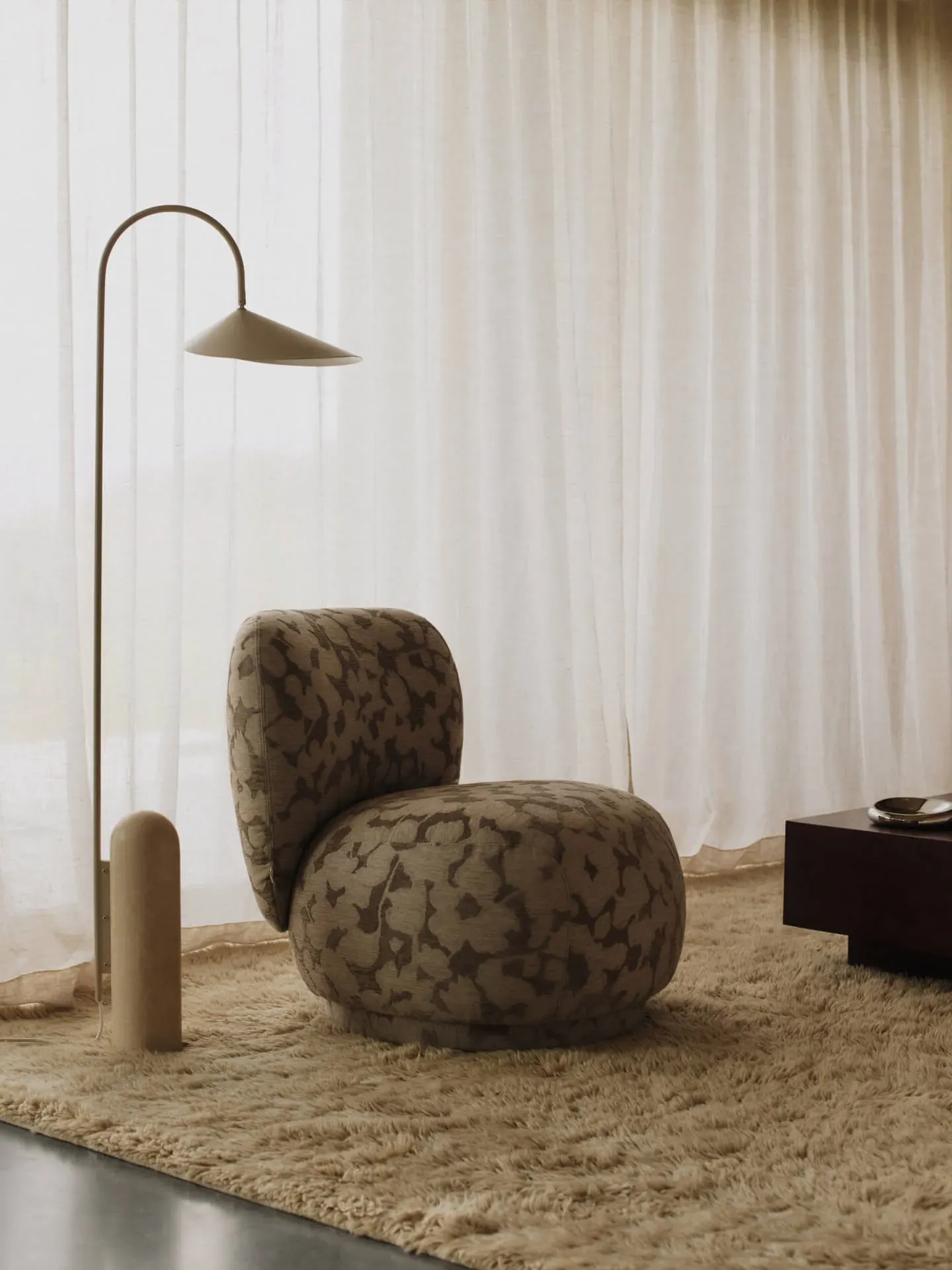Arum Floor Lamp - Cashmere