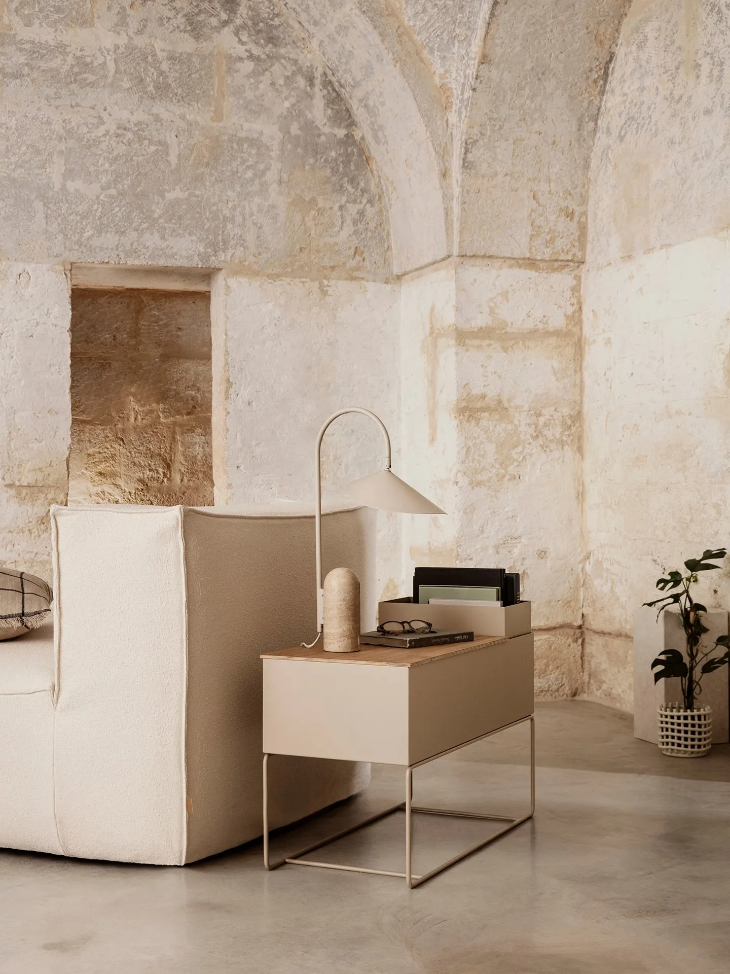 Arum Table Lamp - Cashmere