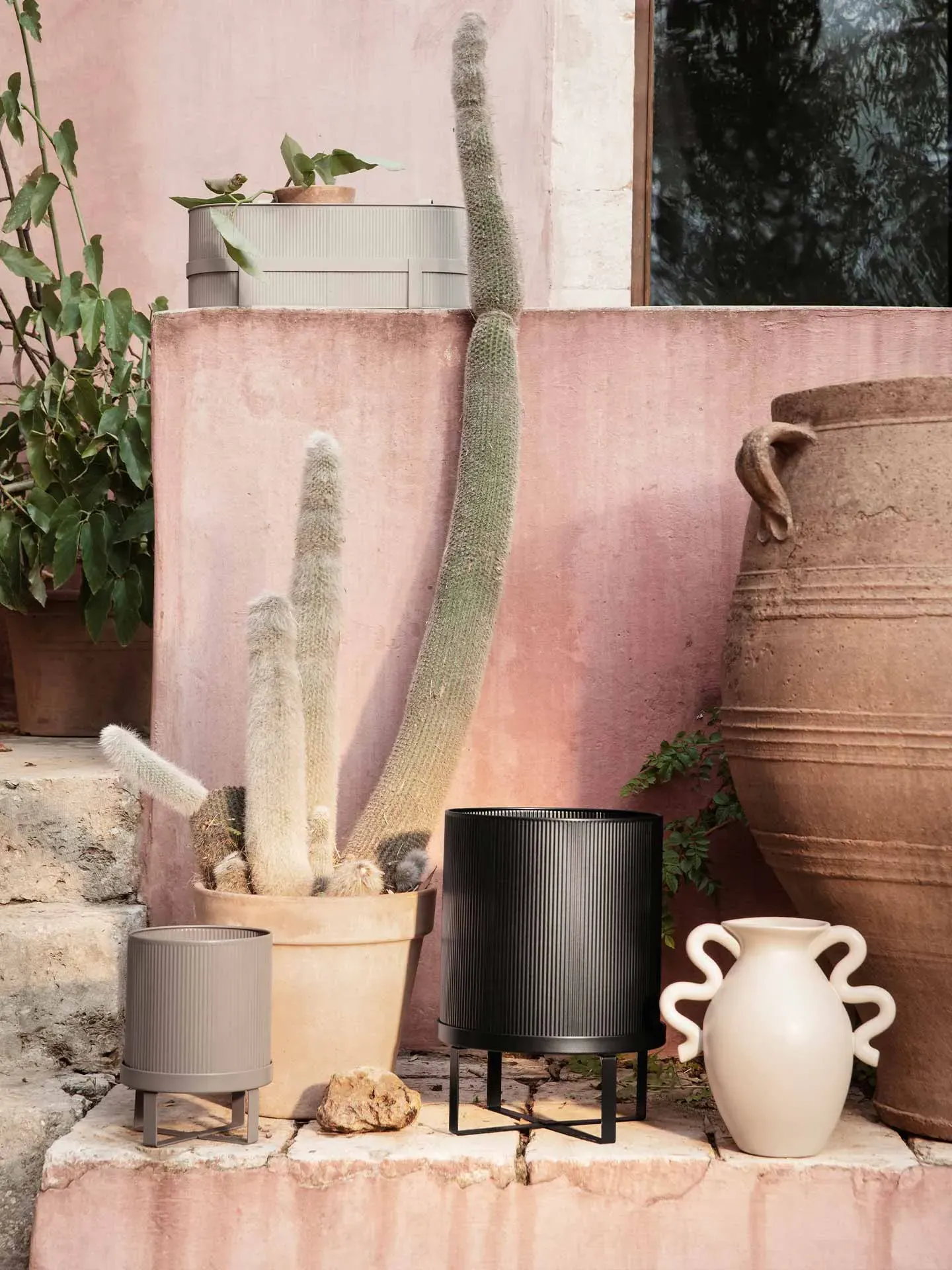 Bau Large Plant Pot - Black