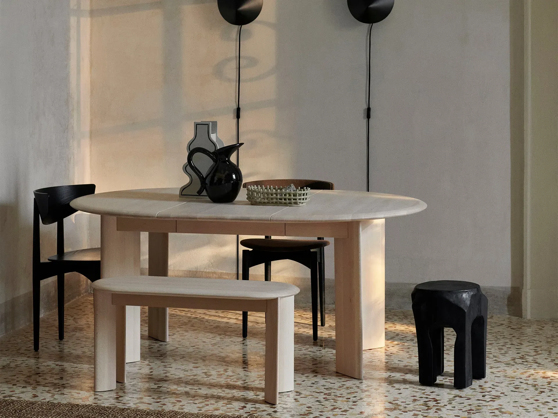 Bevel Round Dining Table Extendable - White, Oiled Beech