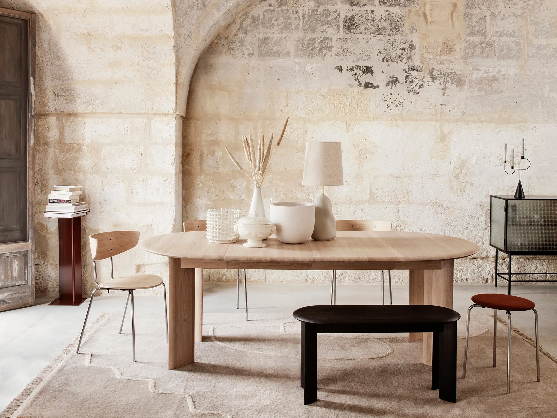 Bevel Round Dining Table Extendable - White, Oiled Oak