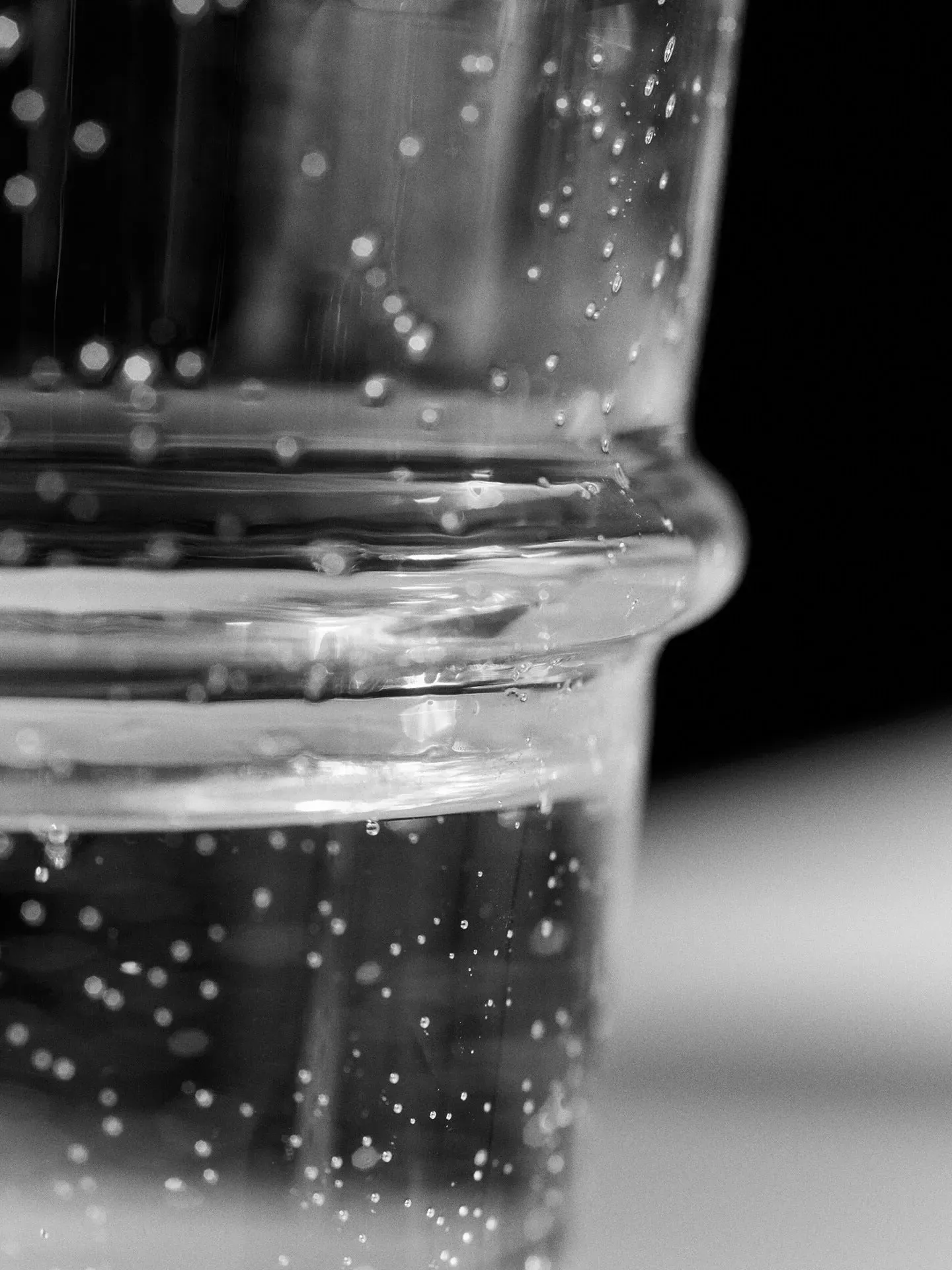 Boya Tall Glasses Set of 2 - Clear with Bubbles