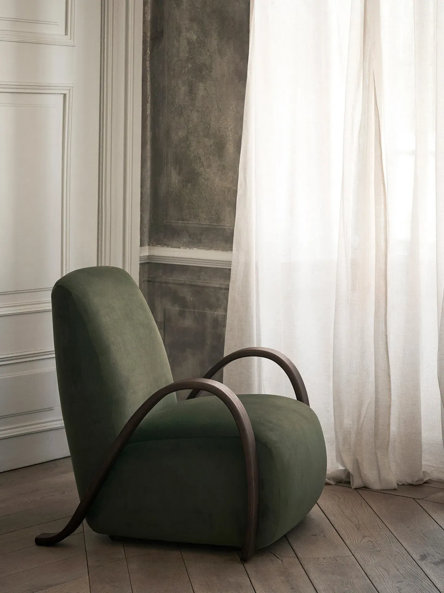 Buur Lounge Chair - Pine, Velvet