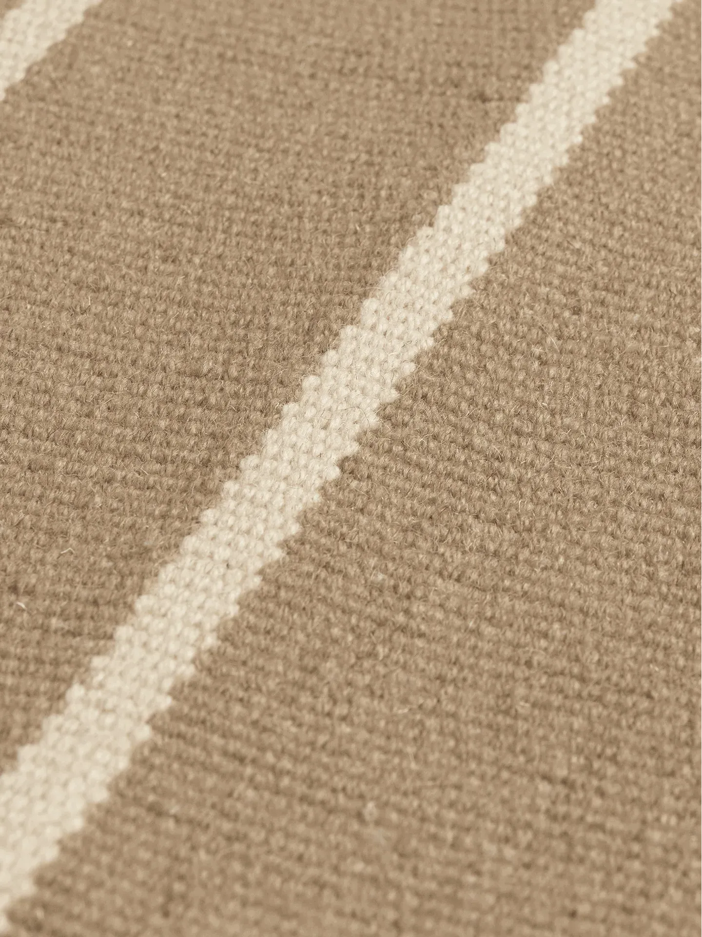 Calm Kelim Runner - Dark Sand, Wool