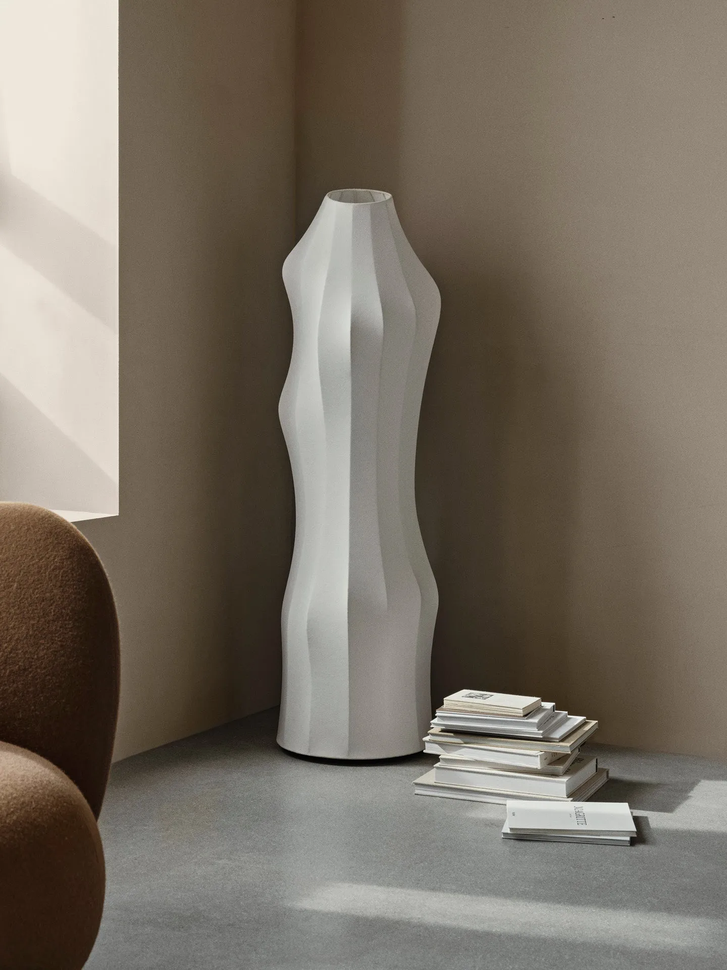 Dae Floor Lamp - White