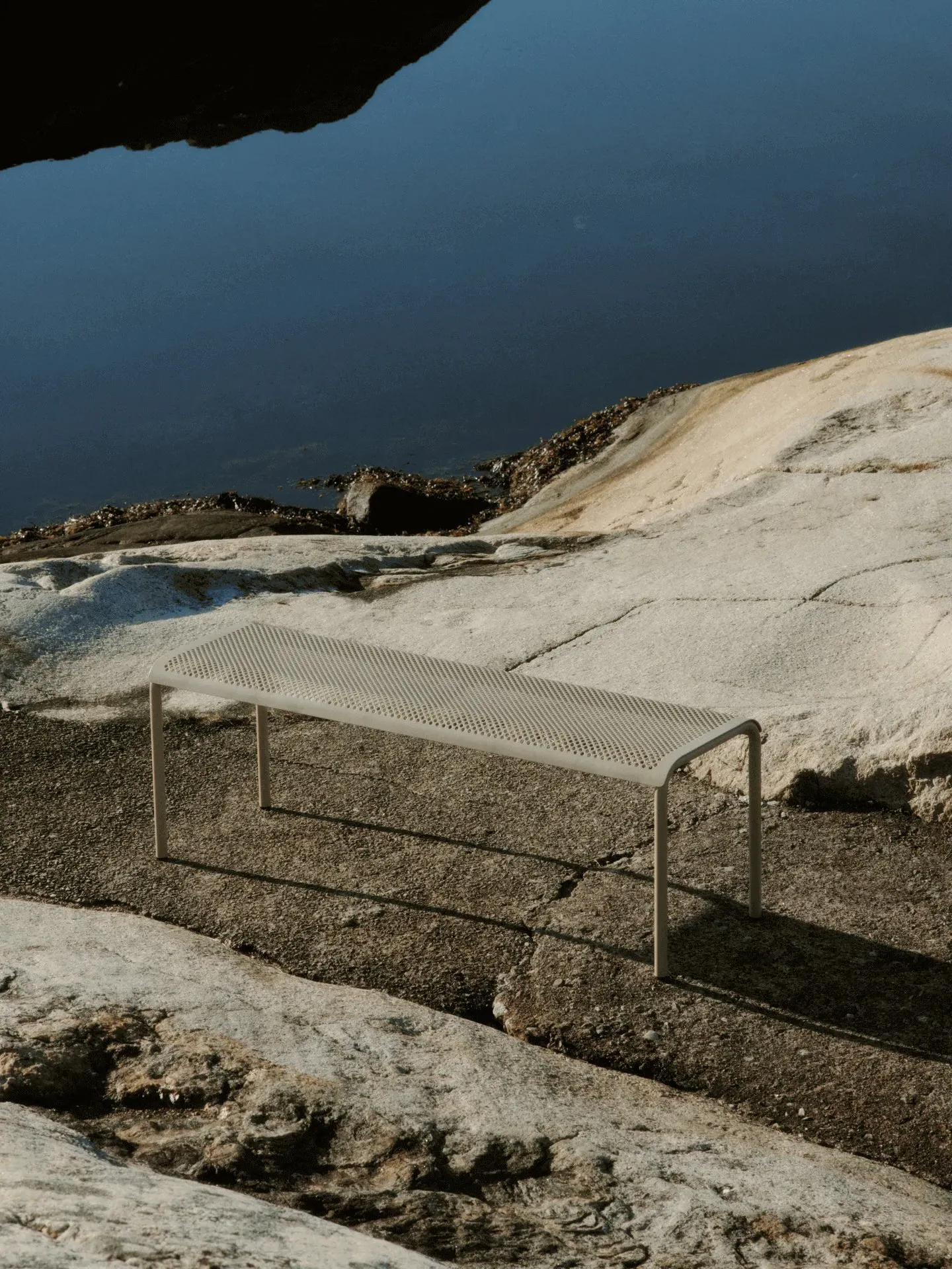 Dapple Bench - Cashmere