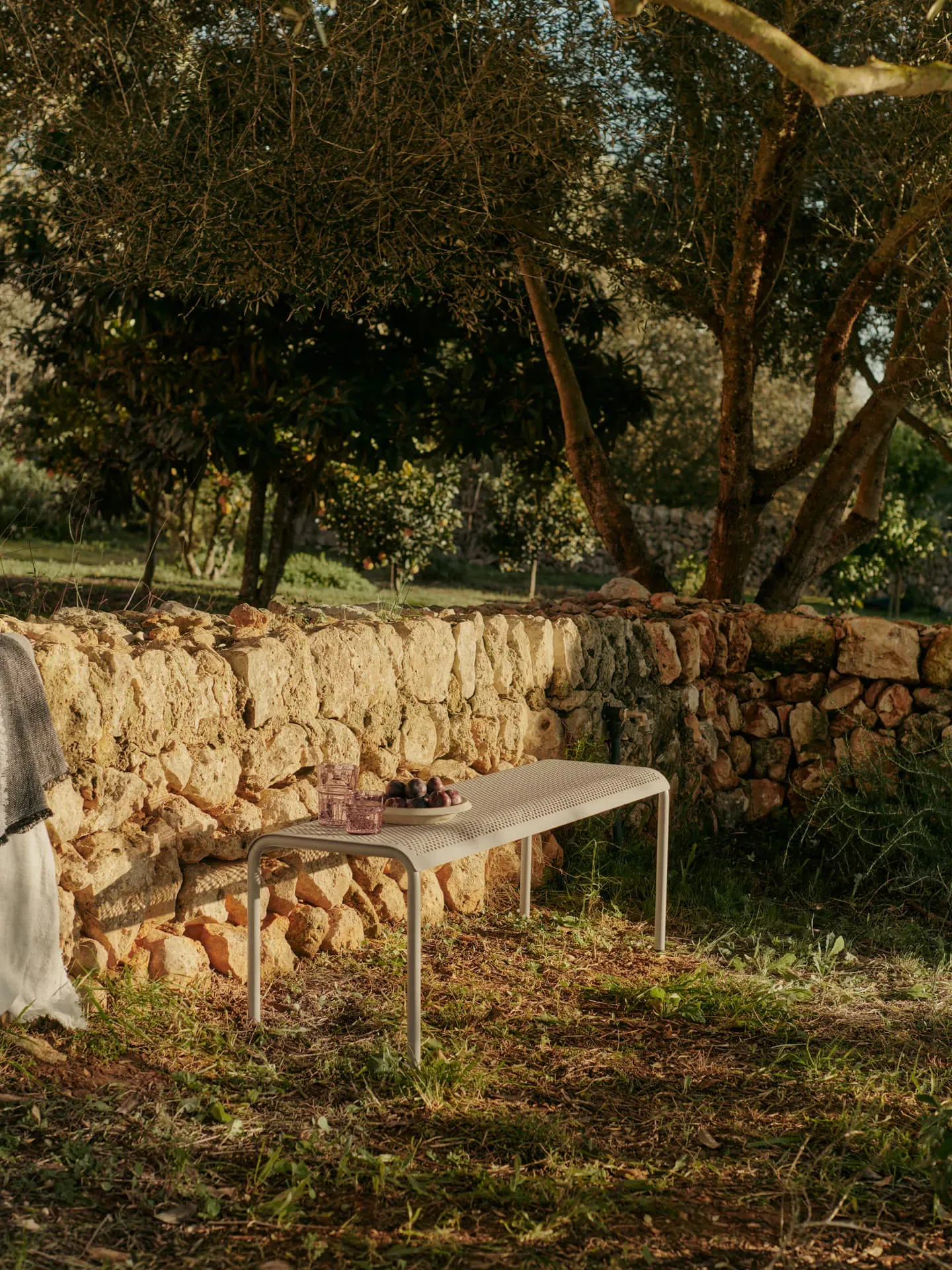 Dapple Bench - Cashmere