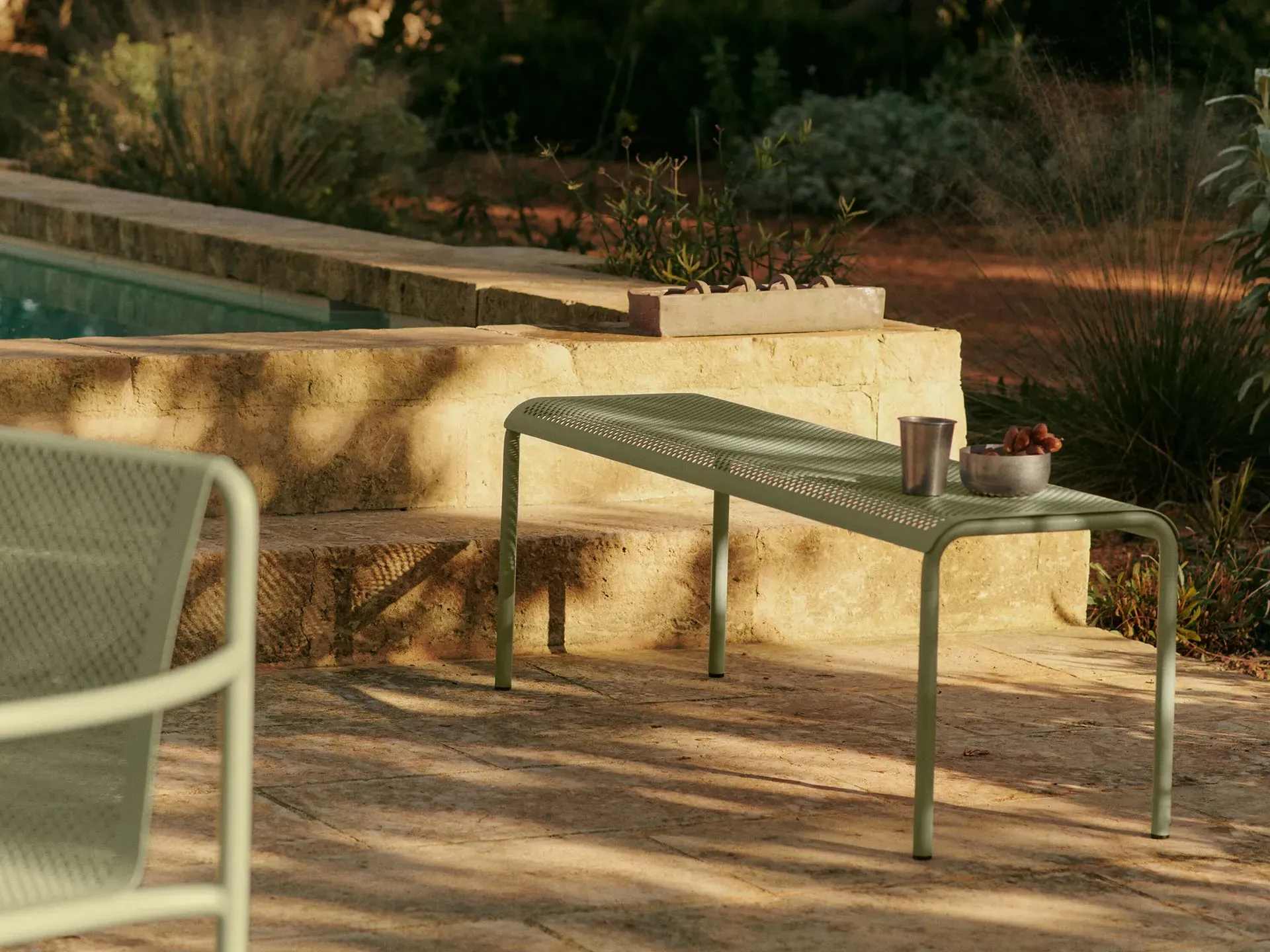 Dapple Bench - Tea Green