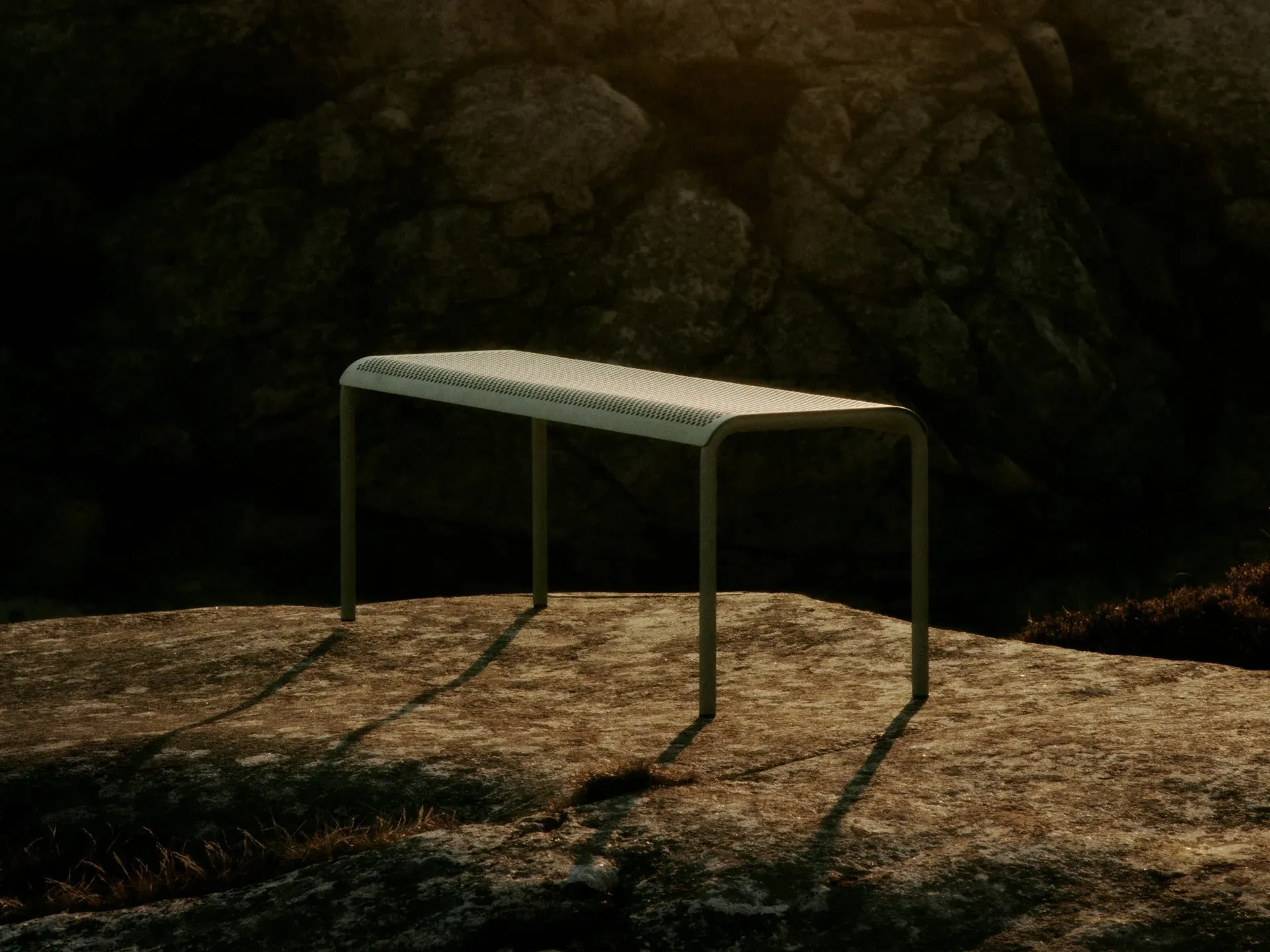 Dapple Bench - Tea Green