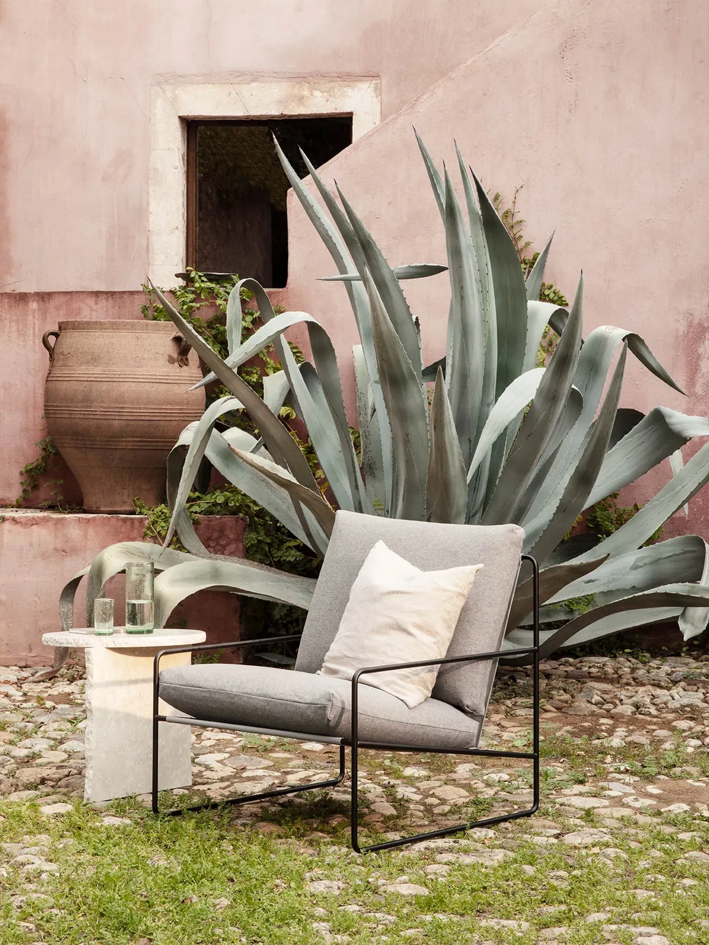 Desert 1-Seater Outdoor Sofa - Black