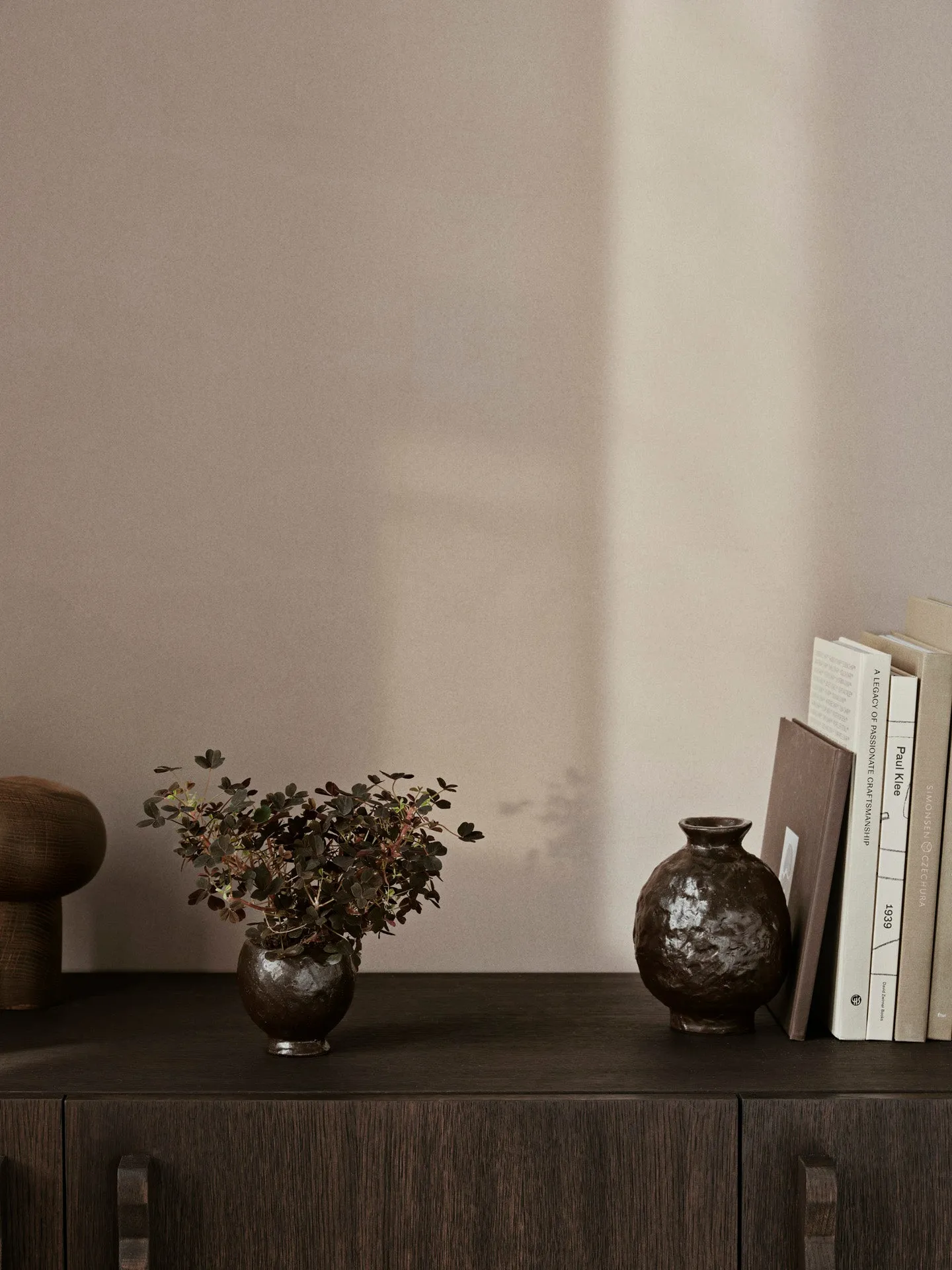 Doro Medium Vase - Coffee