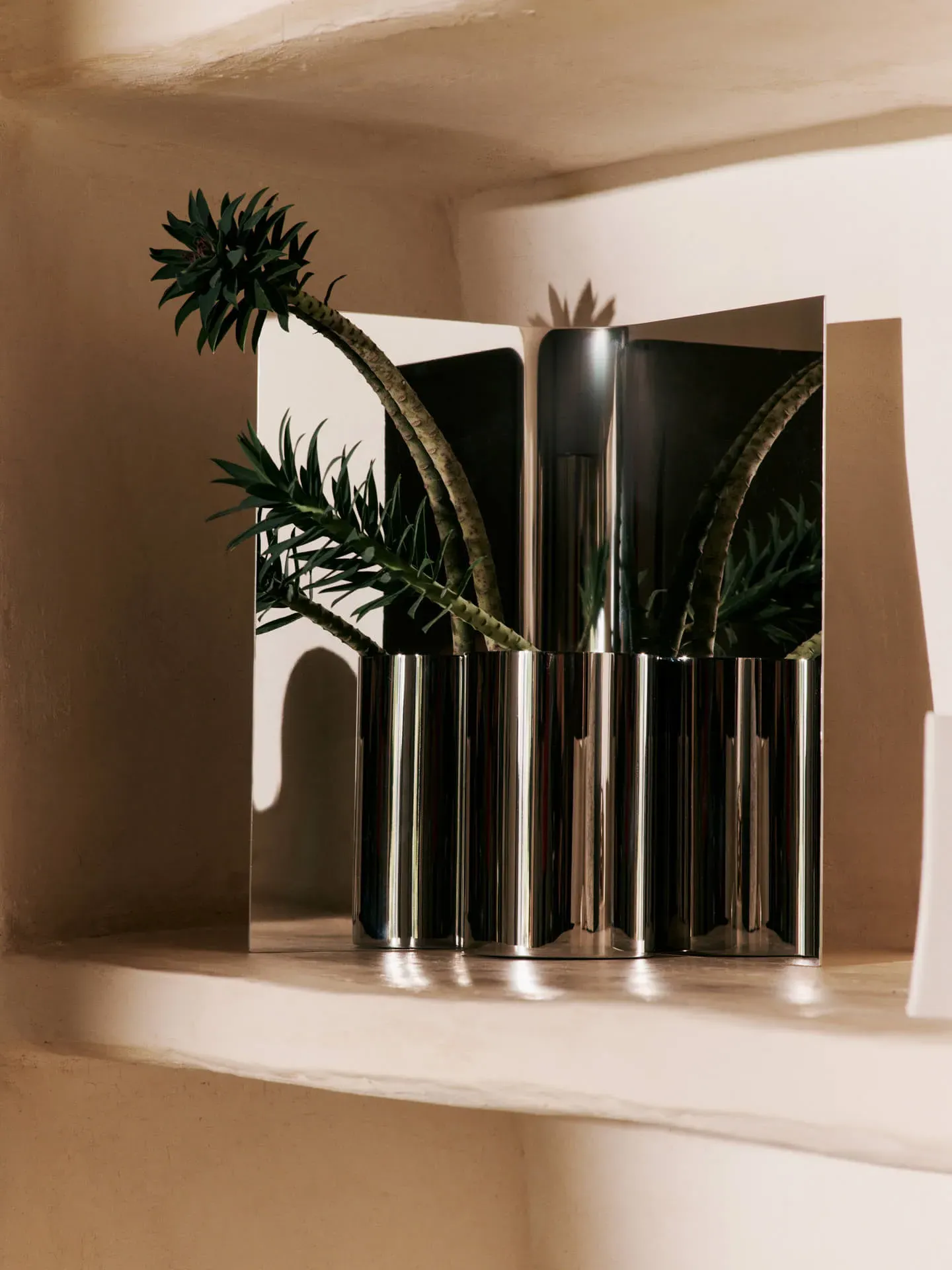 Eddy Vase - Mirror Polished, Stainless Steel