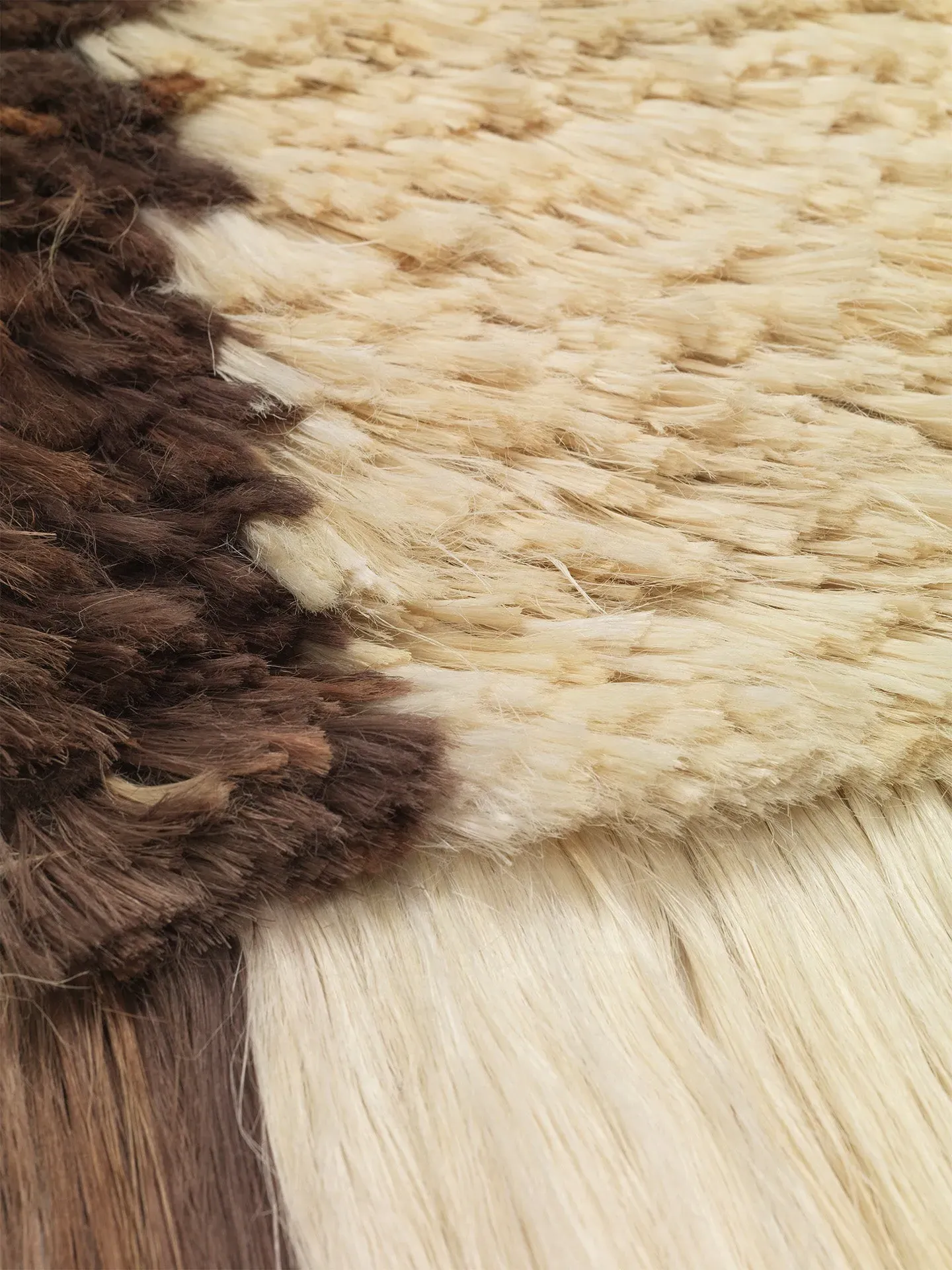 Edge Wall Rug - Off-white