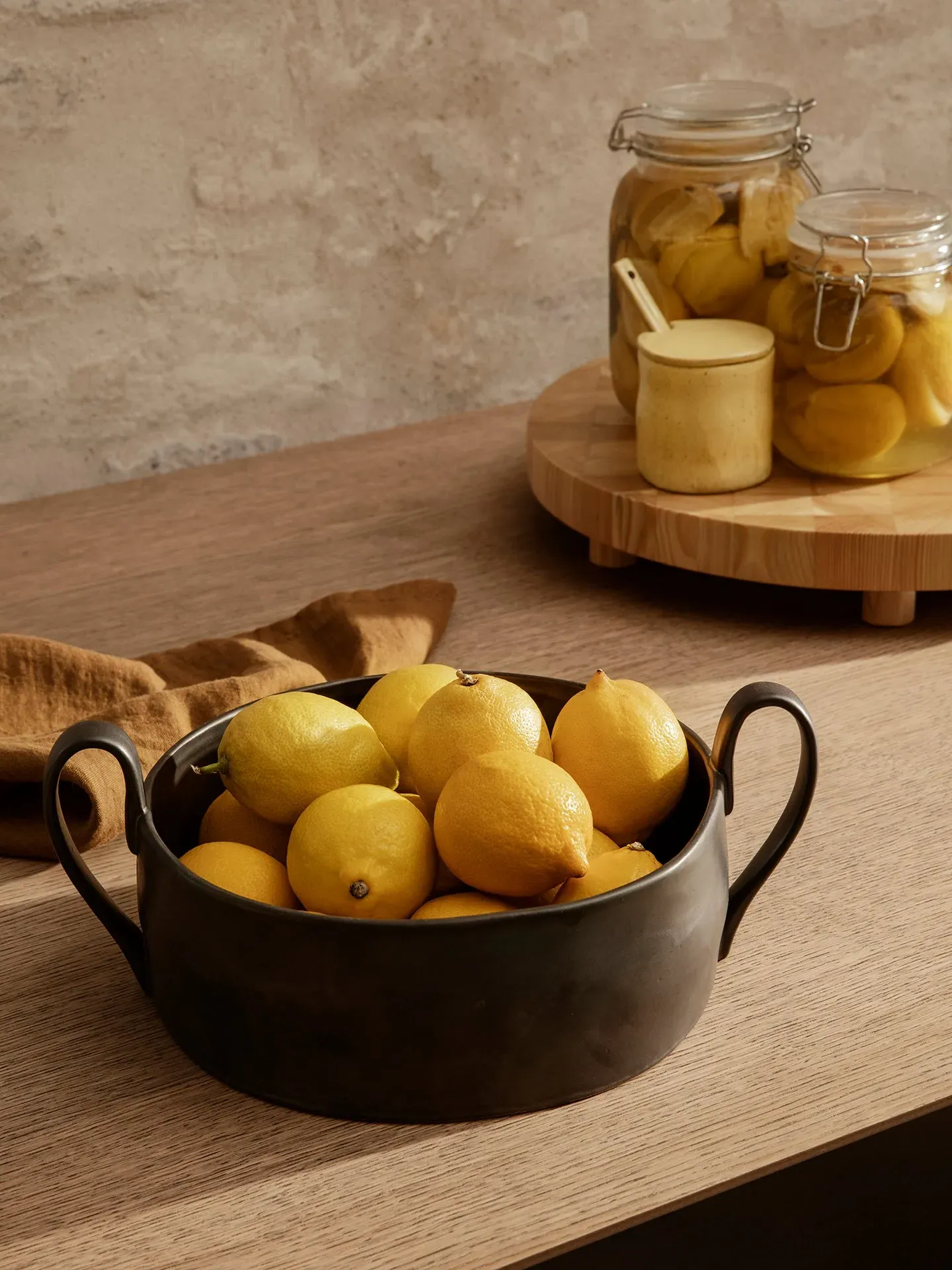 Flow Large Bowl with Handles - Black