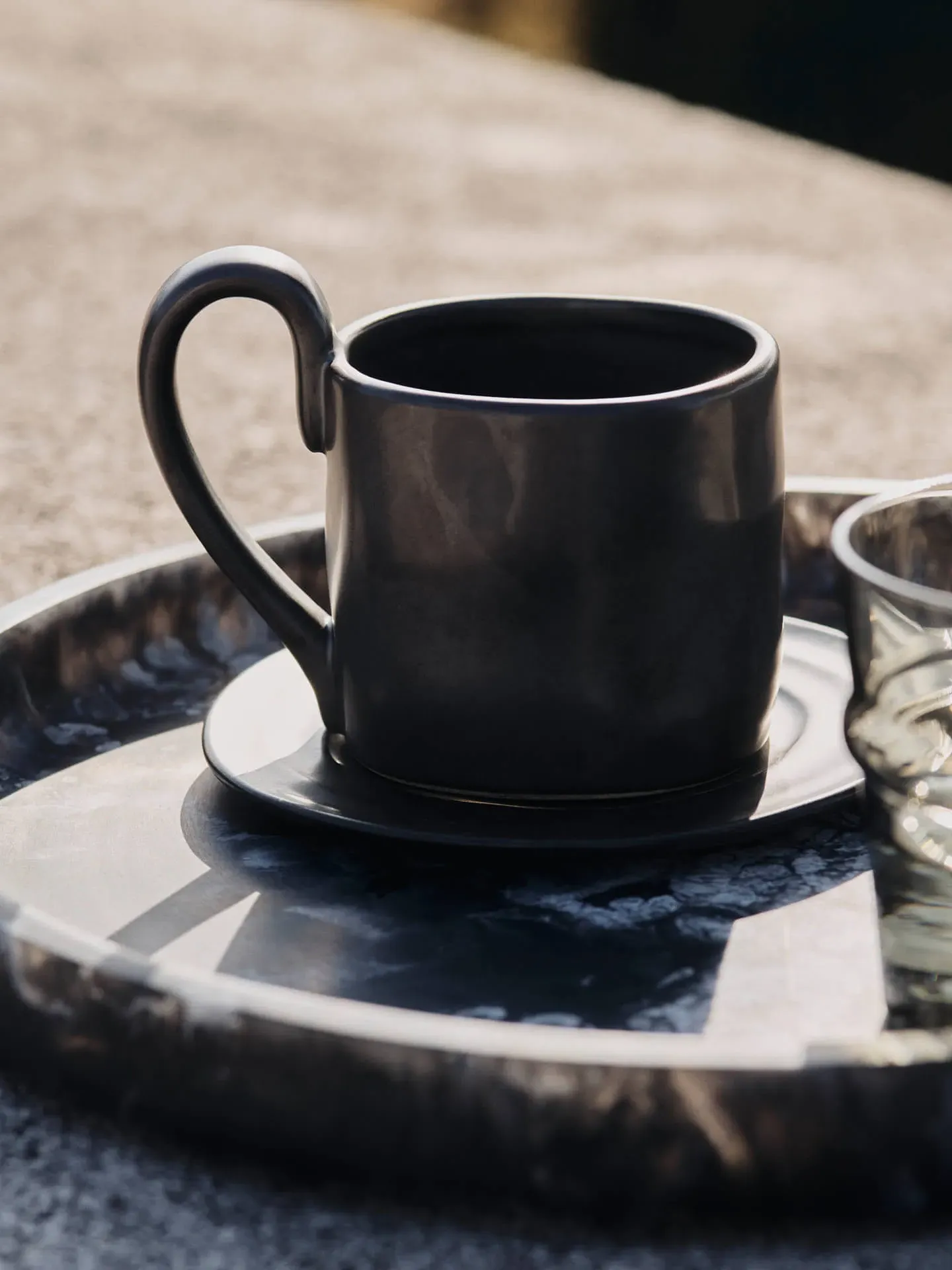 Flow Mug with Saucer - Black