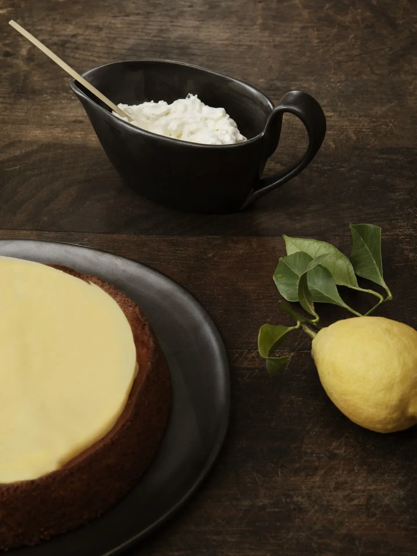 Flow Sauce Boat - Black