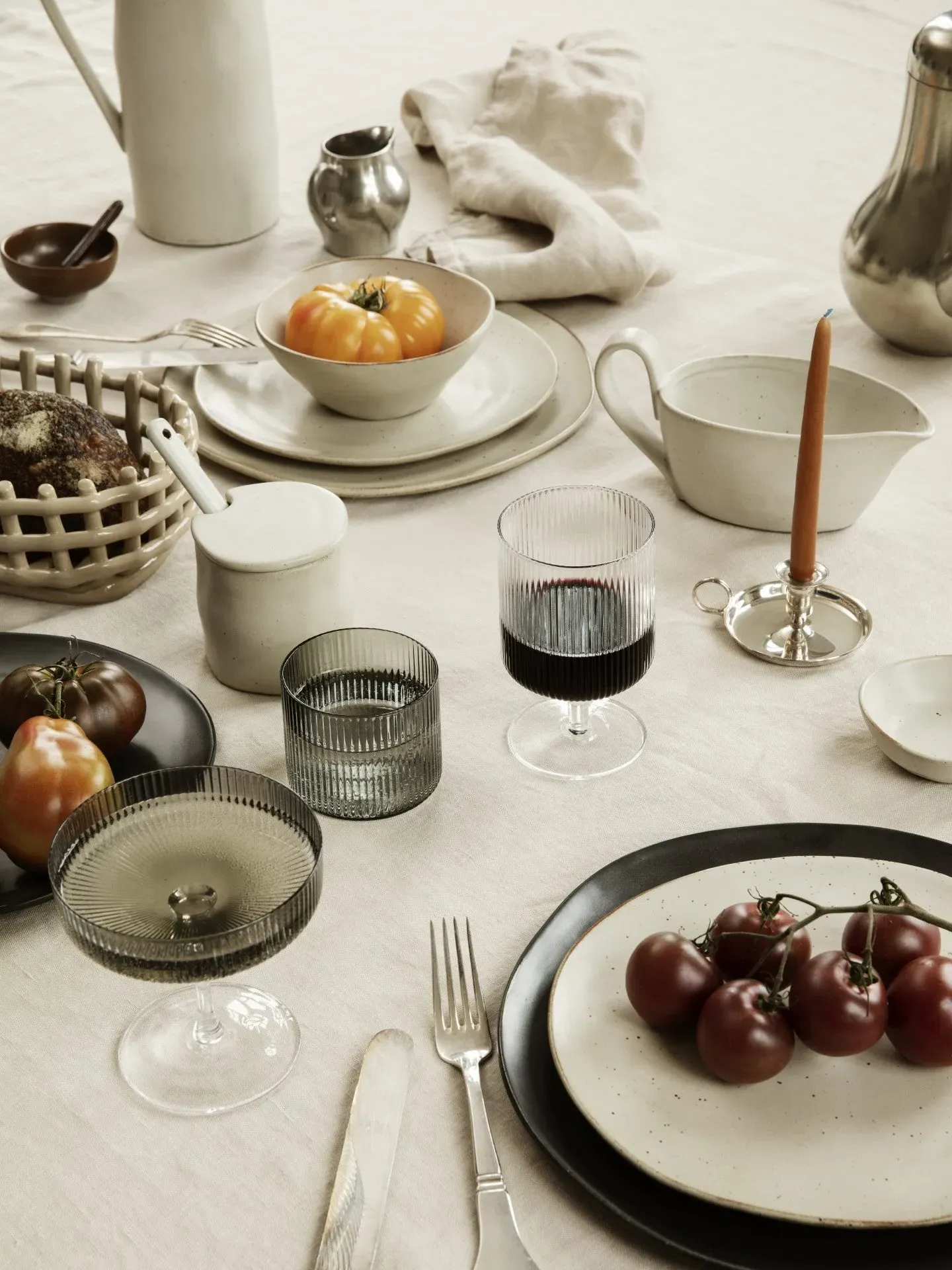 Flow Sauce Boat - Off-White Speckle