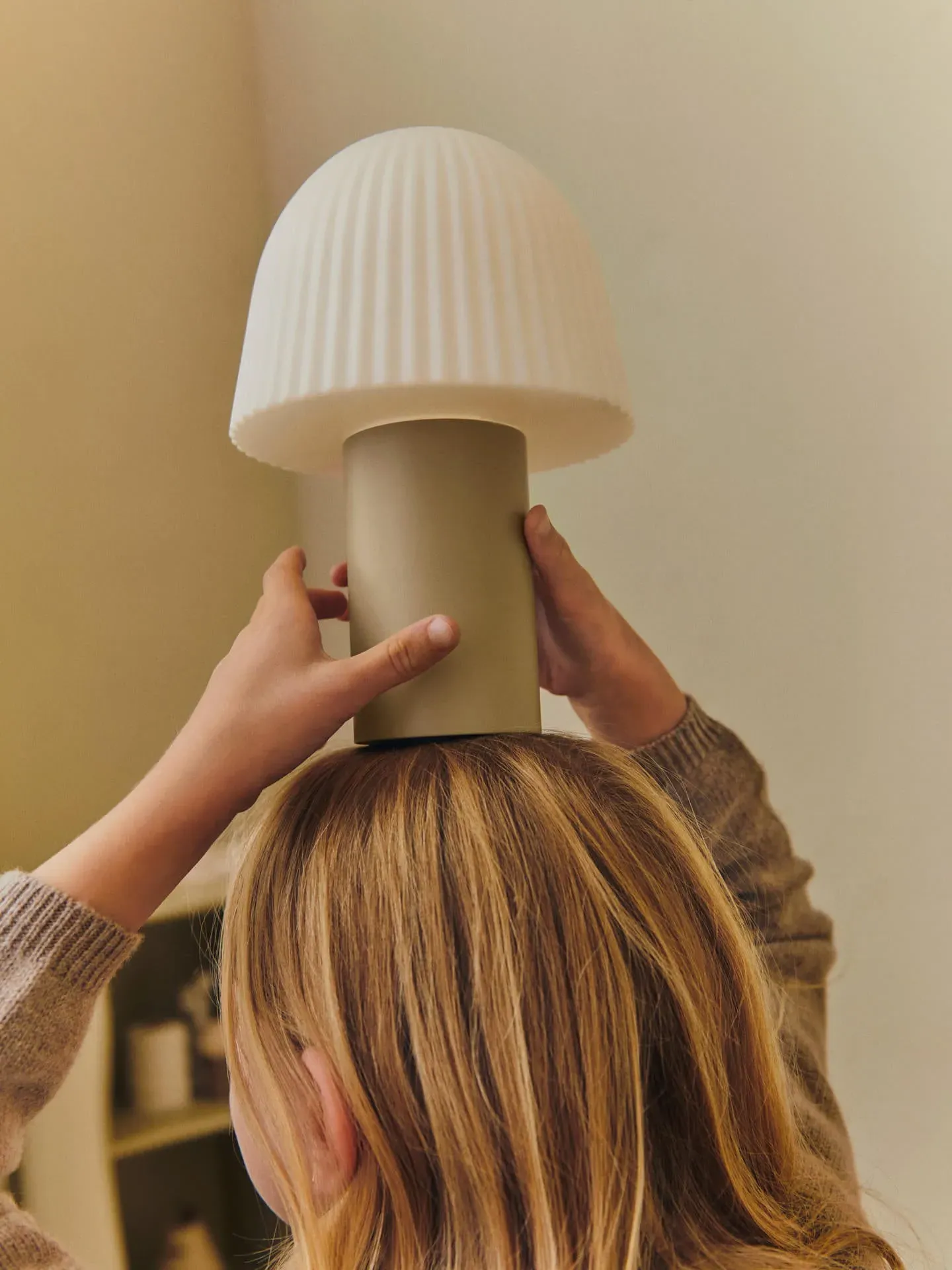 Frill Portable Lamp - Cashmere