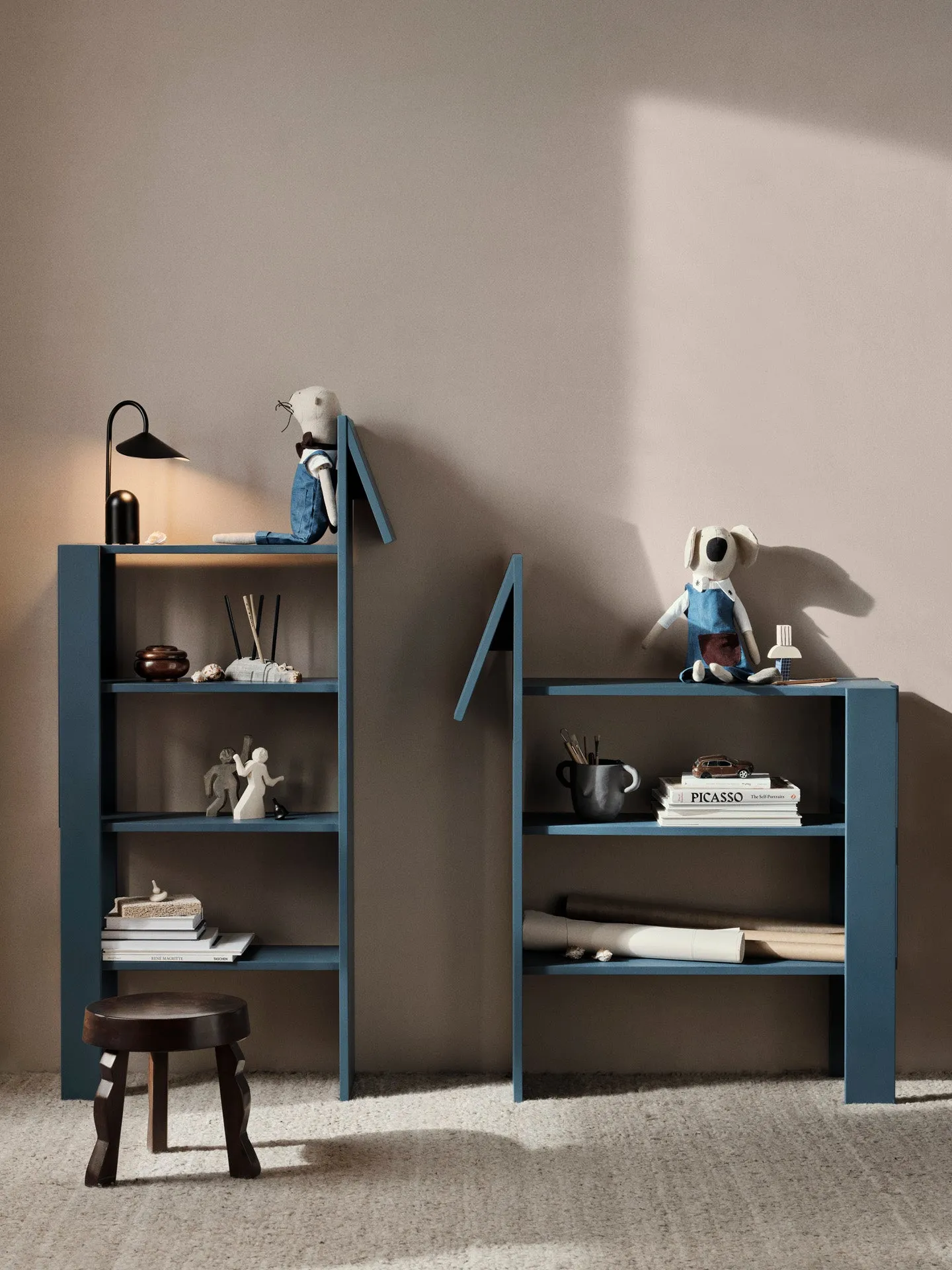 Giraffe Bookcase - Dark Blue