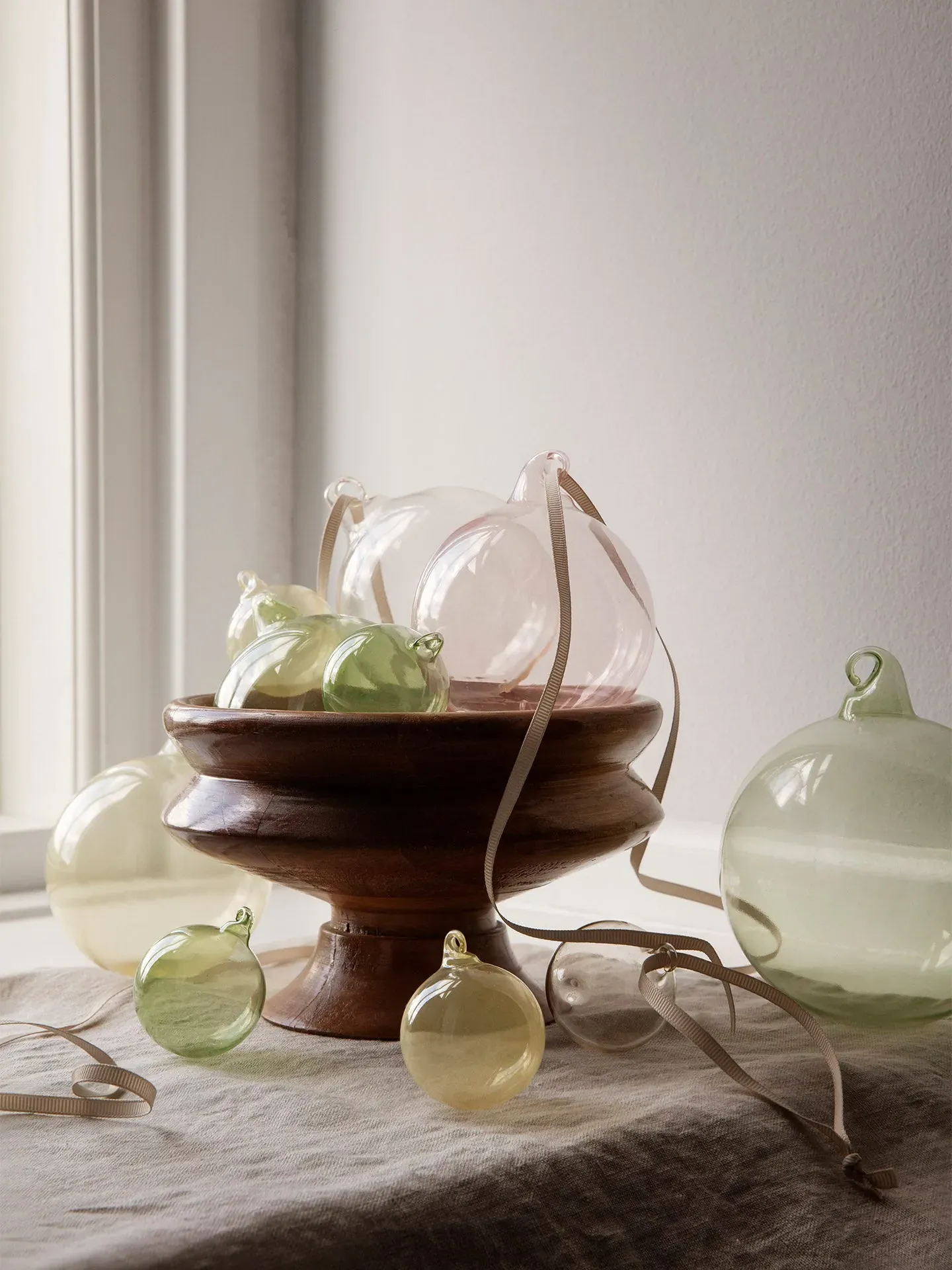 Glass Baubles Medium Set of 4 - Mixed Light