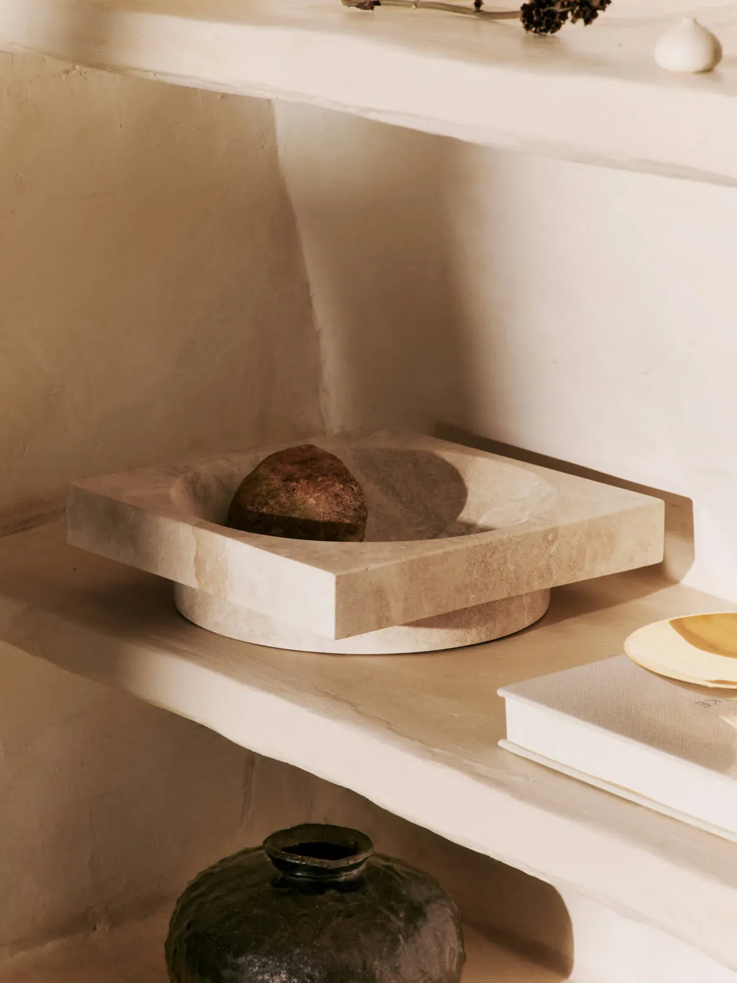 Hew Low Centrepiece - Travertine