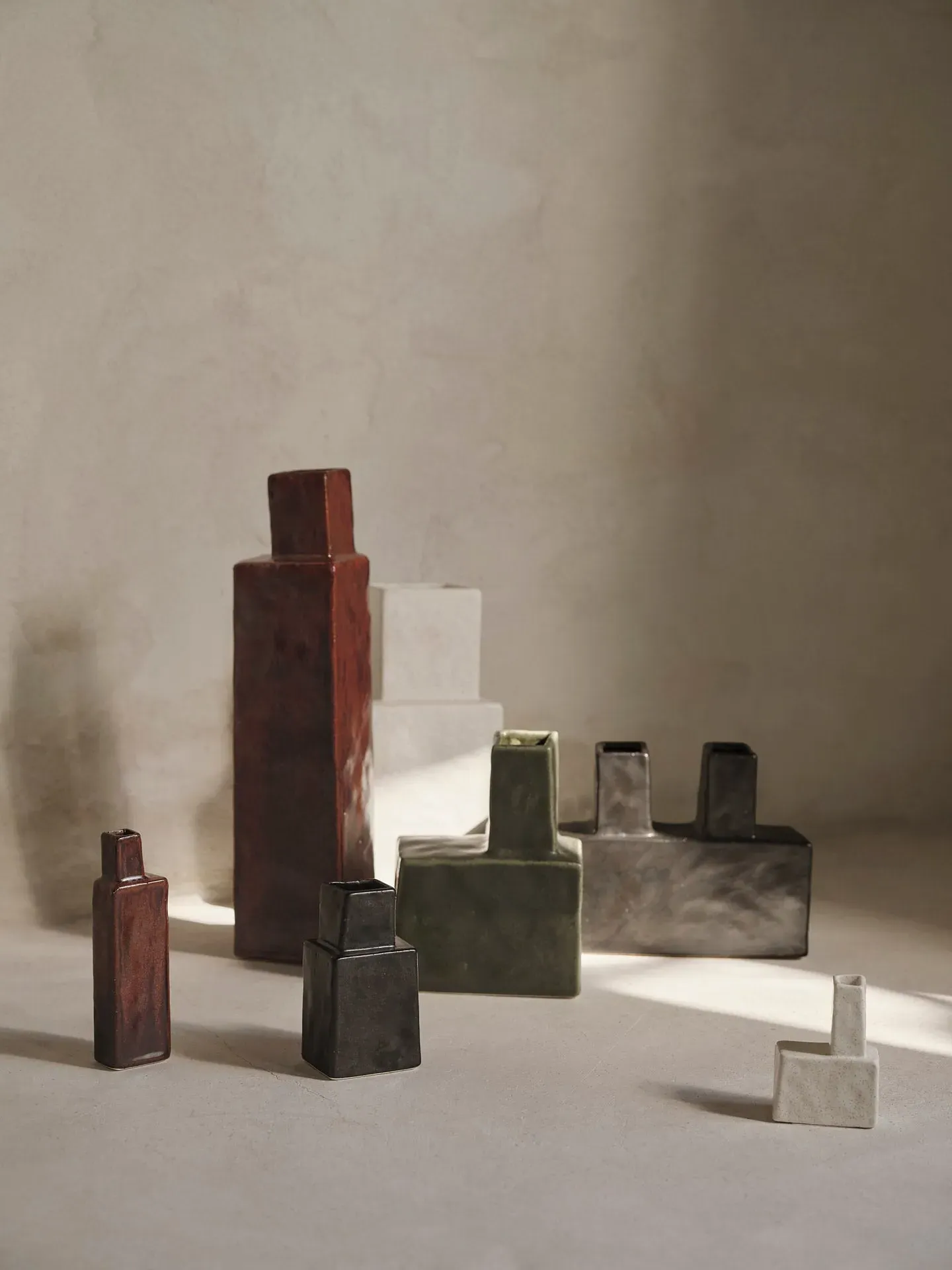 Koa Small Vase - Dark Sage