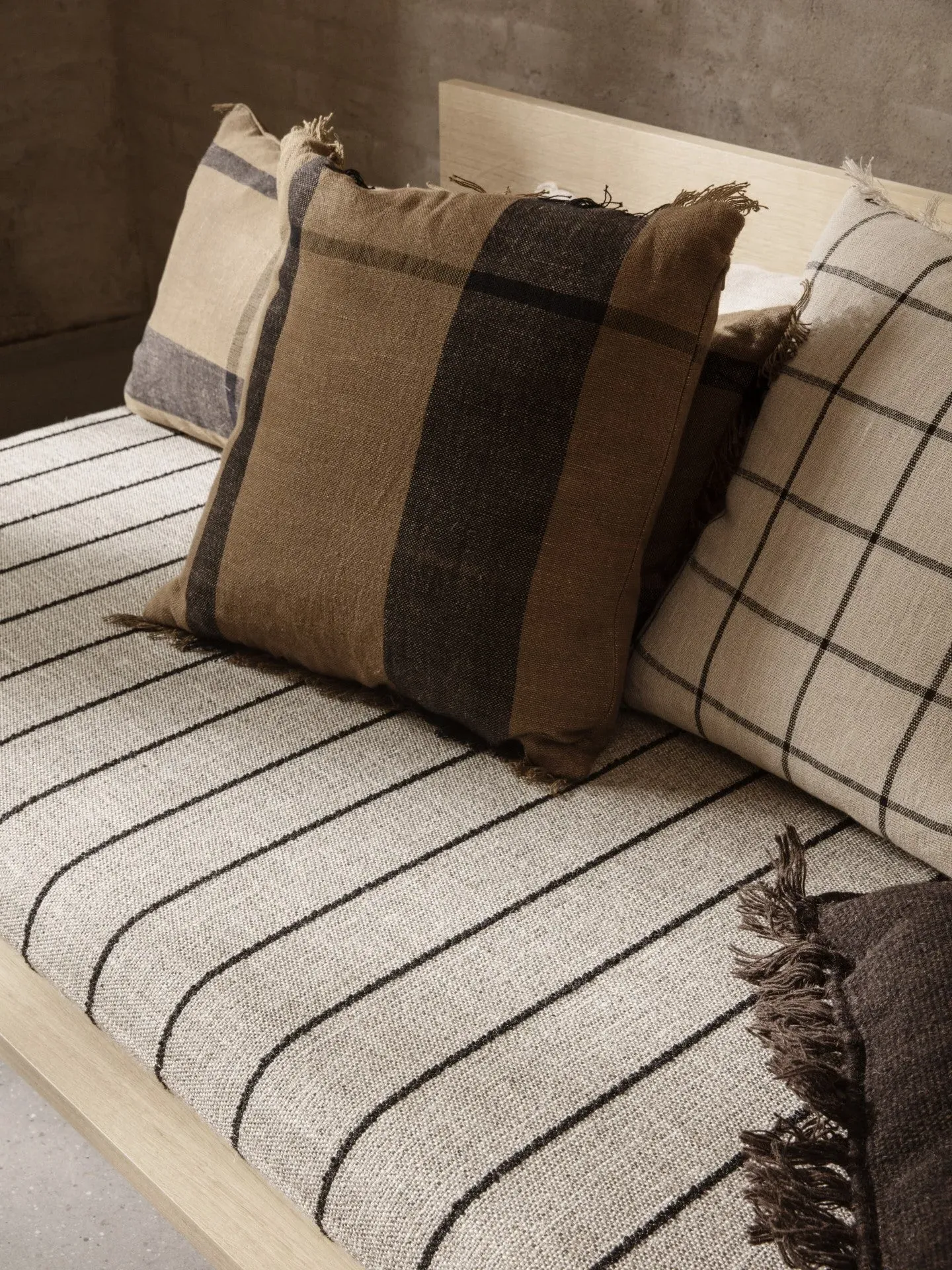 Kona Daybed Mattress - Sand/Black, Pasadena Fabric