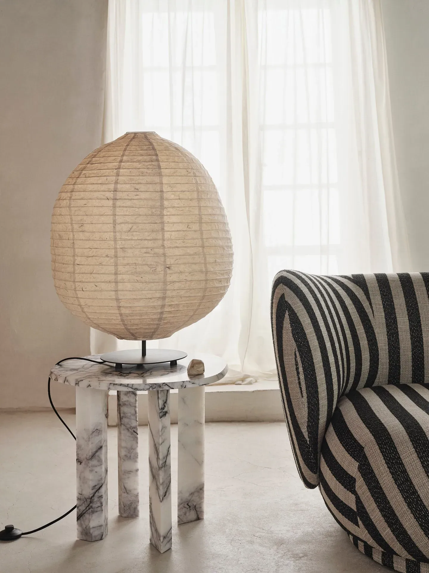 Kurbis Low Floor Lamp - Black, Washi Paper