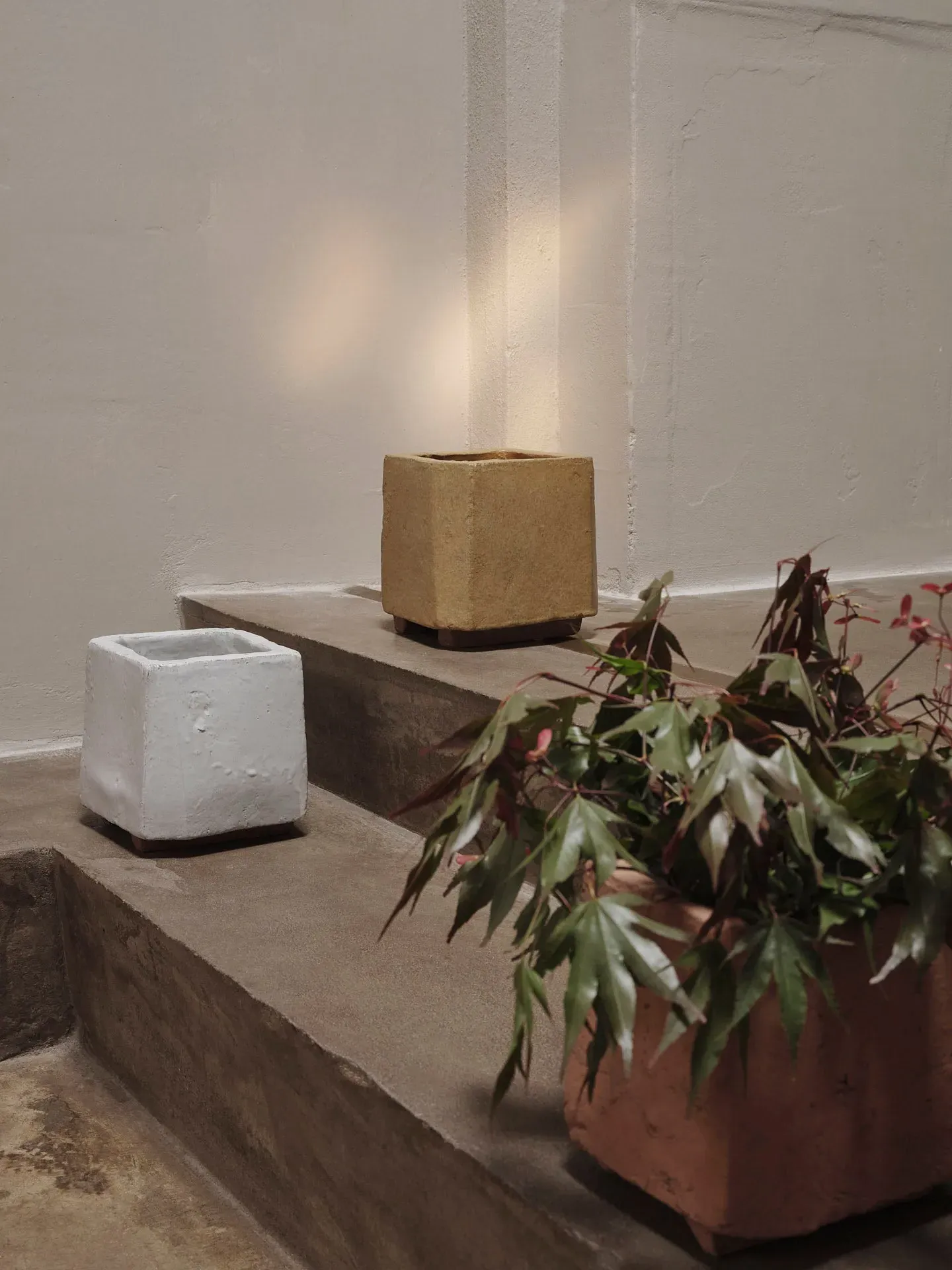 Kurinu Plant Pot - White, Terracotta