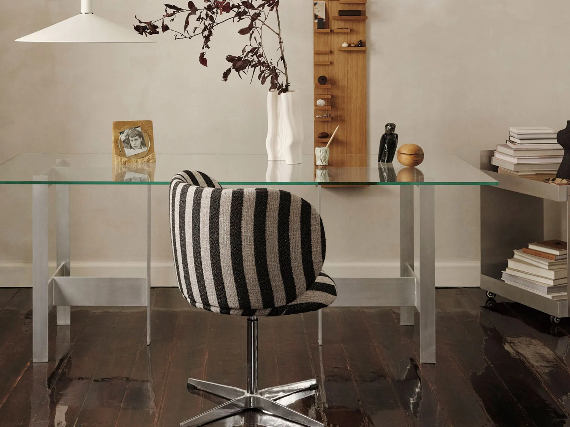 Lager Dining Table - Glass, Aluminium