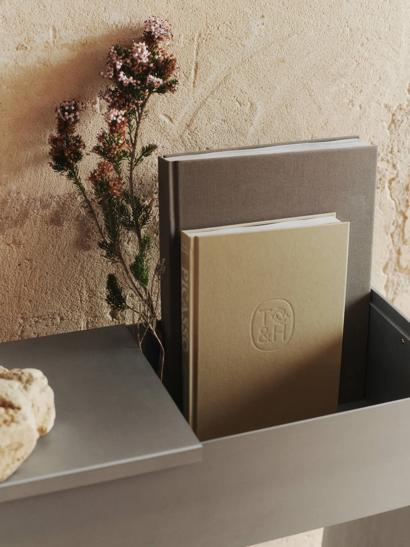 Lager Plant Box with Shelf - Aluminium