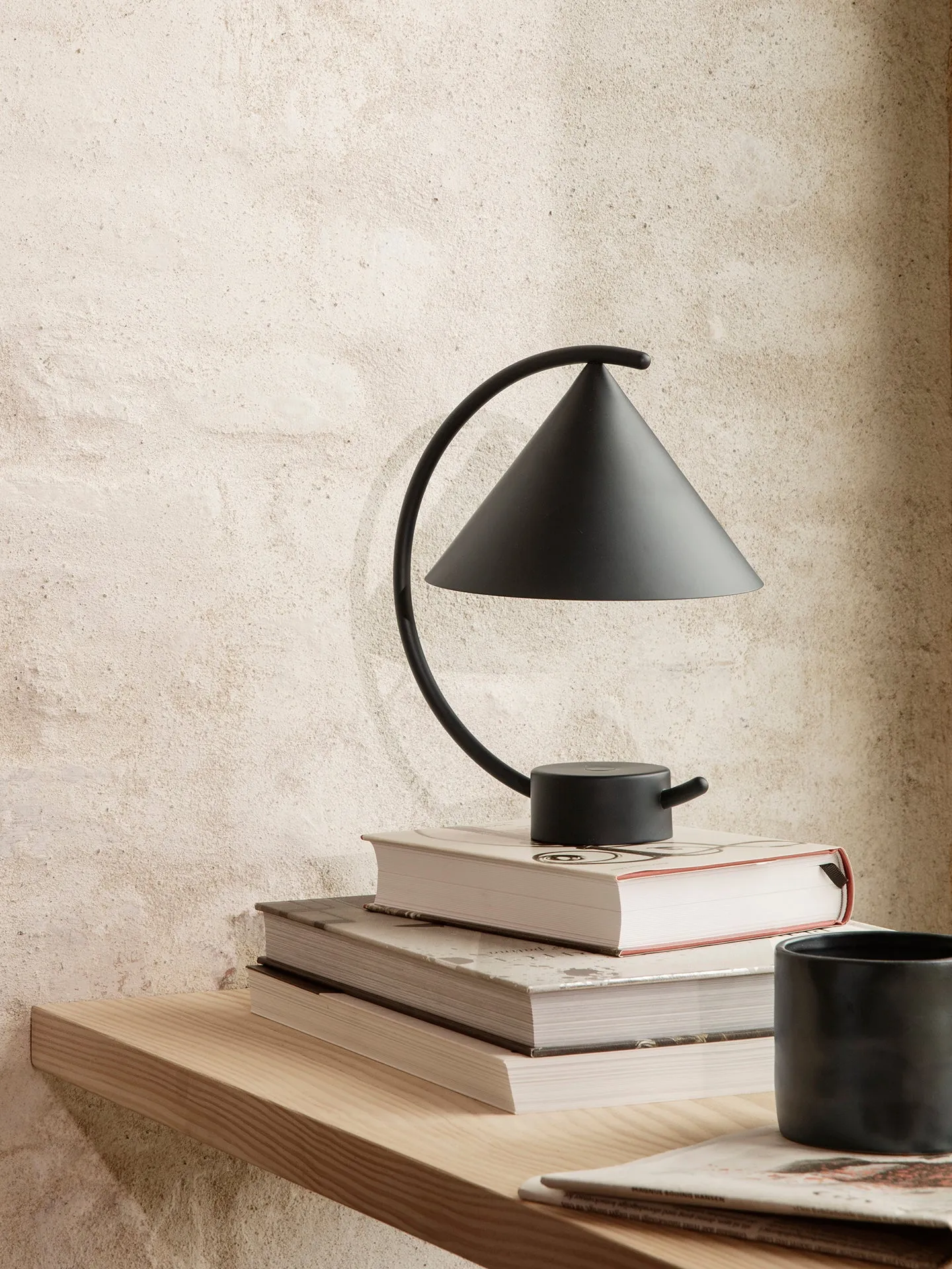 Meridian Portable Lamp - Black