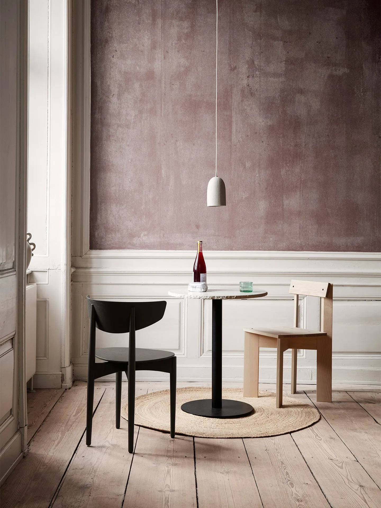 Mineral Café Table - Black, Bianco Curia Marble