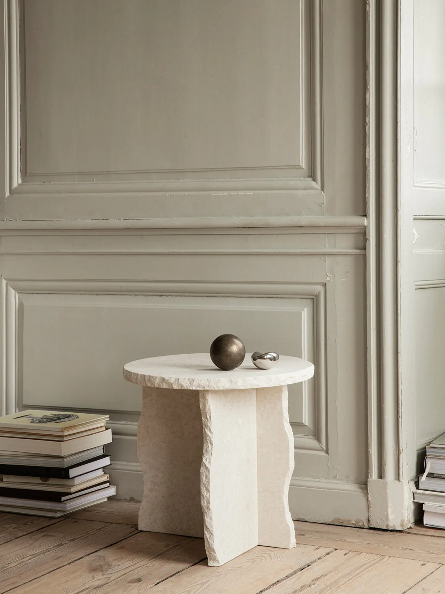 Mineral Sculptural Table - Bianco Curia, Marble