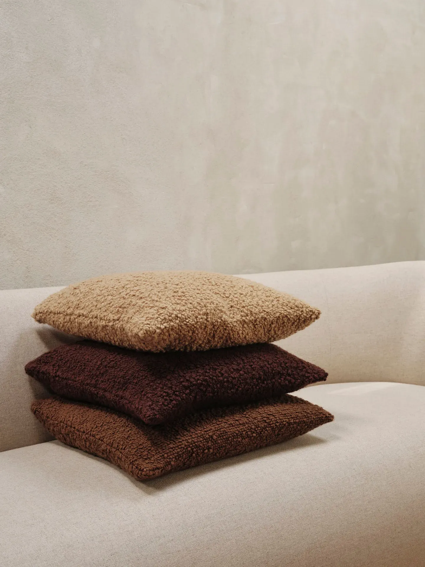 Moor Cushion - Dark Pecan, Bouclé