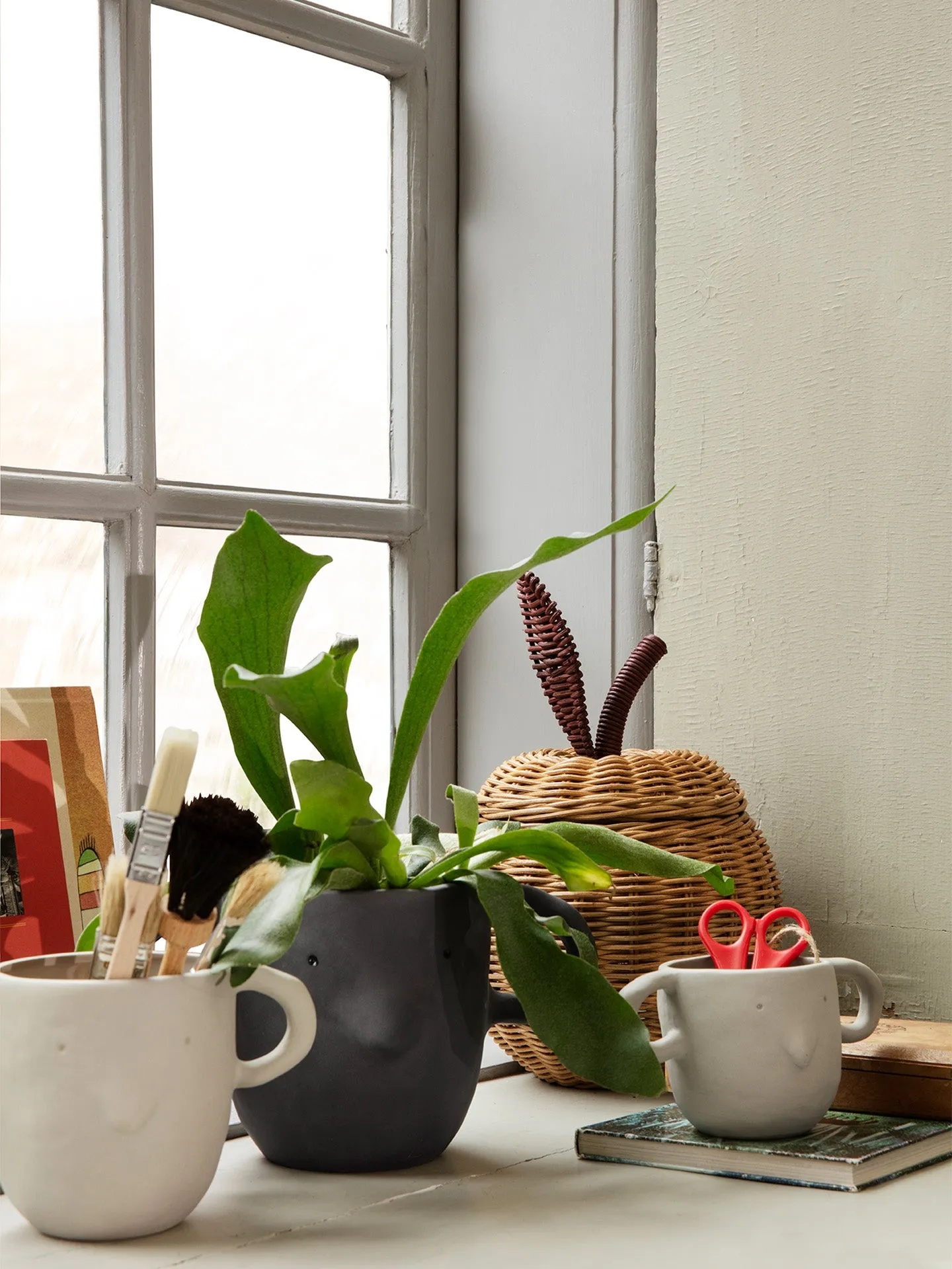 Mus XL Plant Pot - Dark Grey