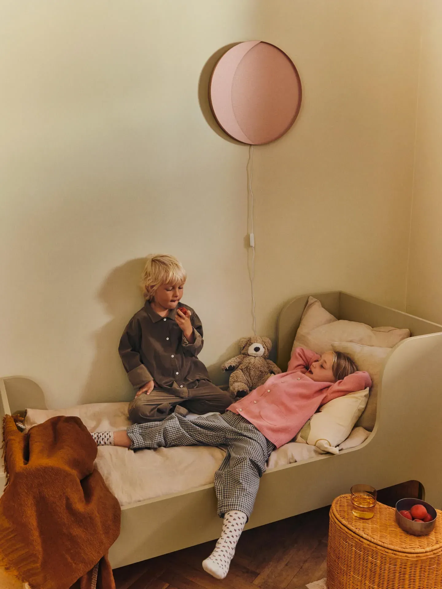 Neba Crescent Wall Lamp with Dimming - Rose